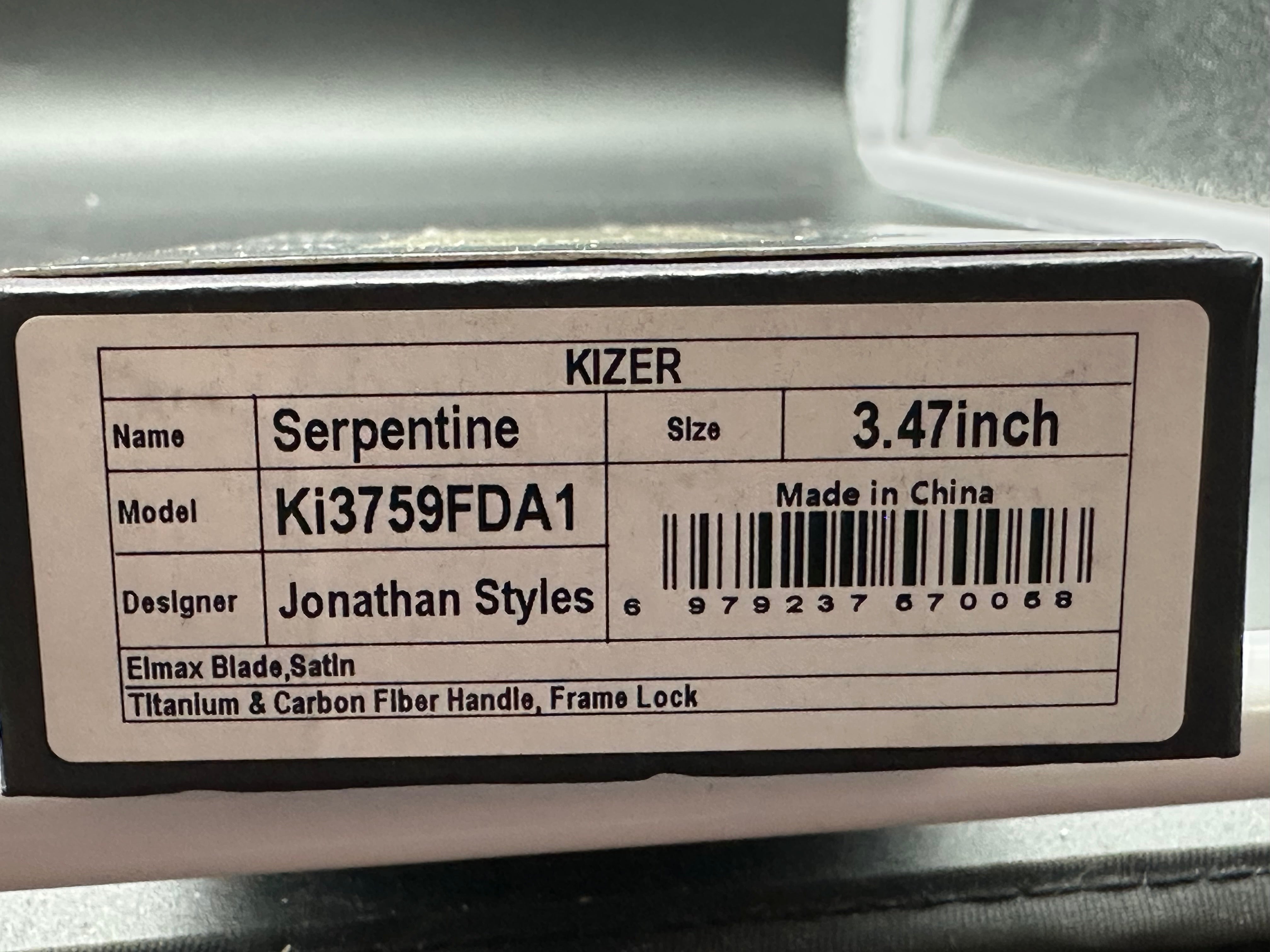 KIZER SERPENTINE SILVER/BLACK TITANIUM/CARBON FIBER HANDLE ELMAX DROP POINT