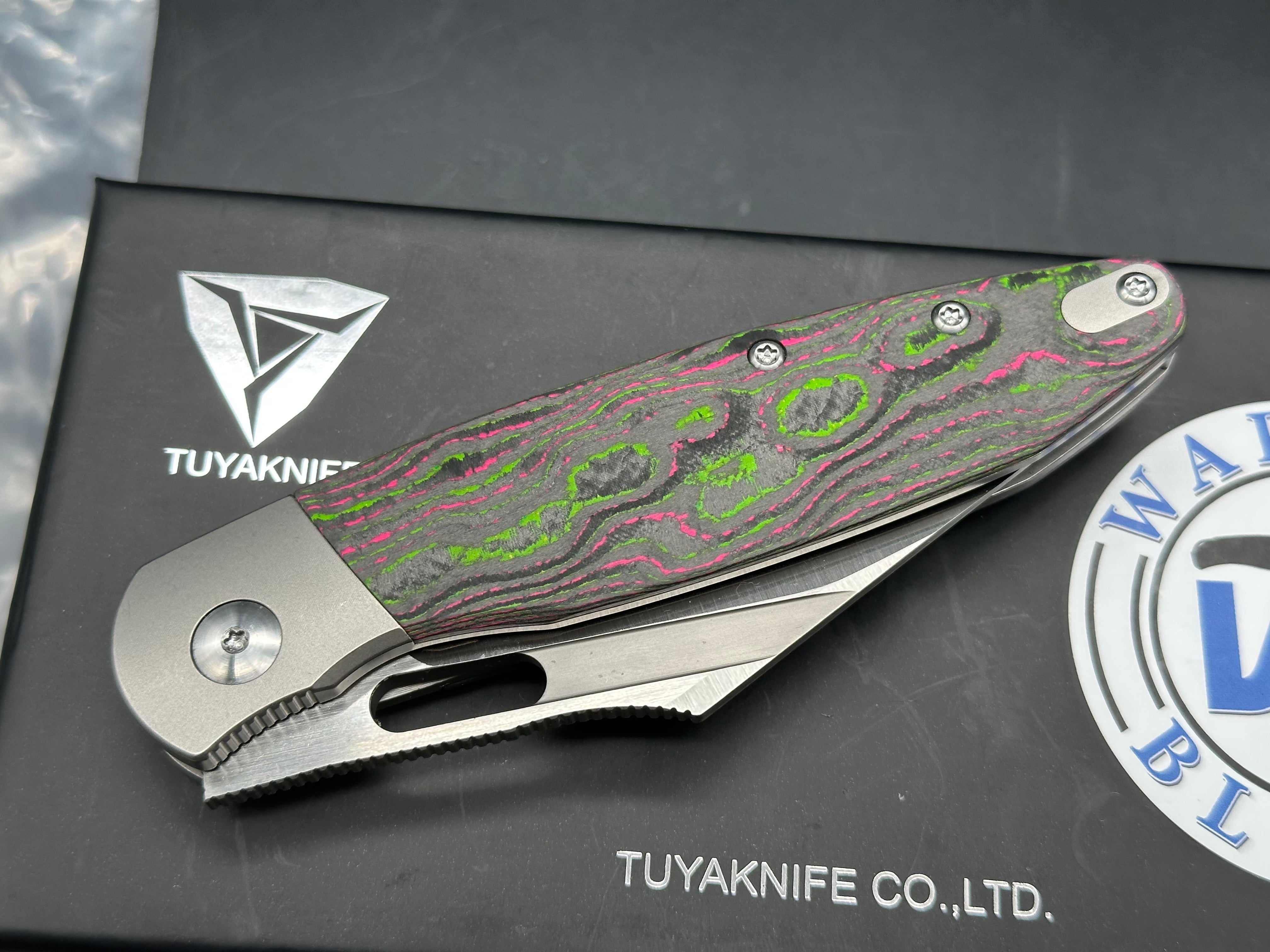 TUYA KNIFE BRIAN EDMONSON BE SEAXY FOLDING KNIFE TITANIUM HANDLE WATERMELON CAMOCARBON S90V BLADE
