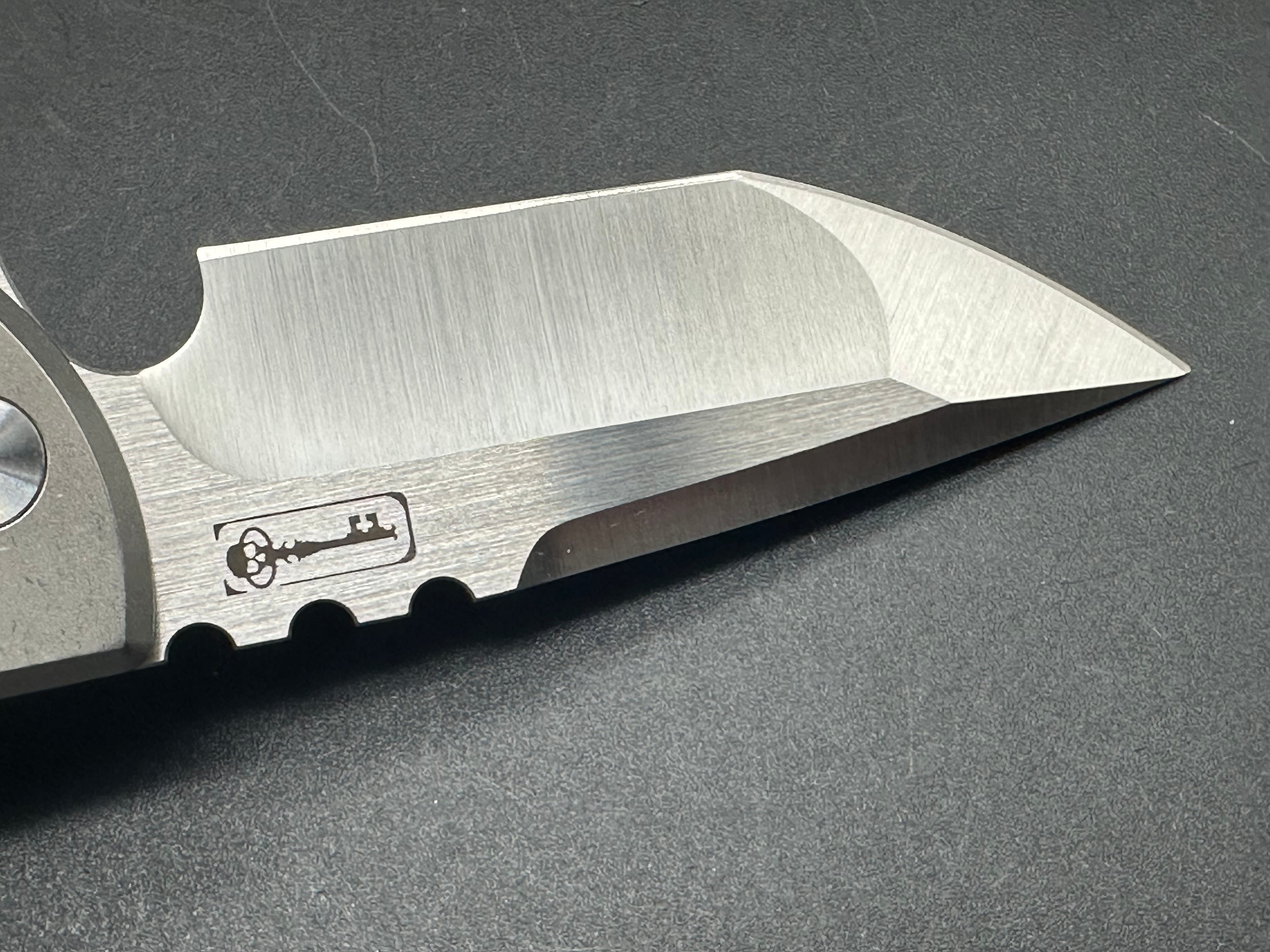 Chaves T.A.K. Liner Lock Knife Drop Point Titanium (2.75" Satin M390)