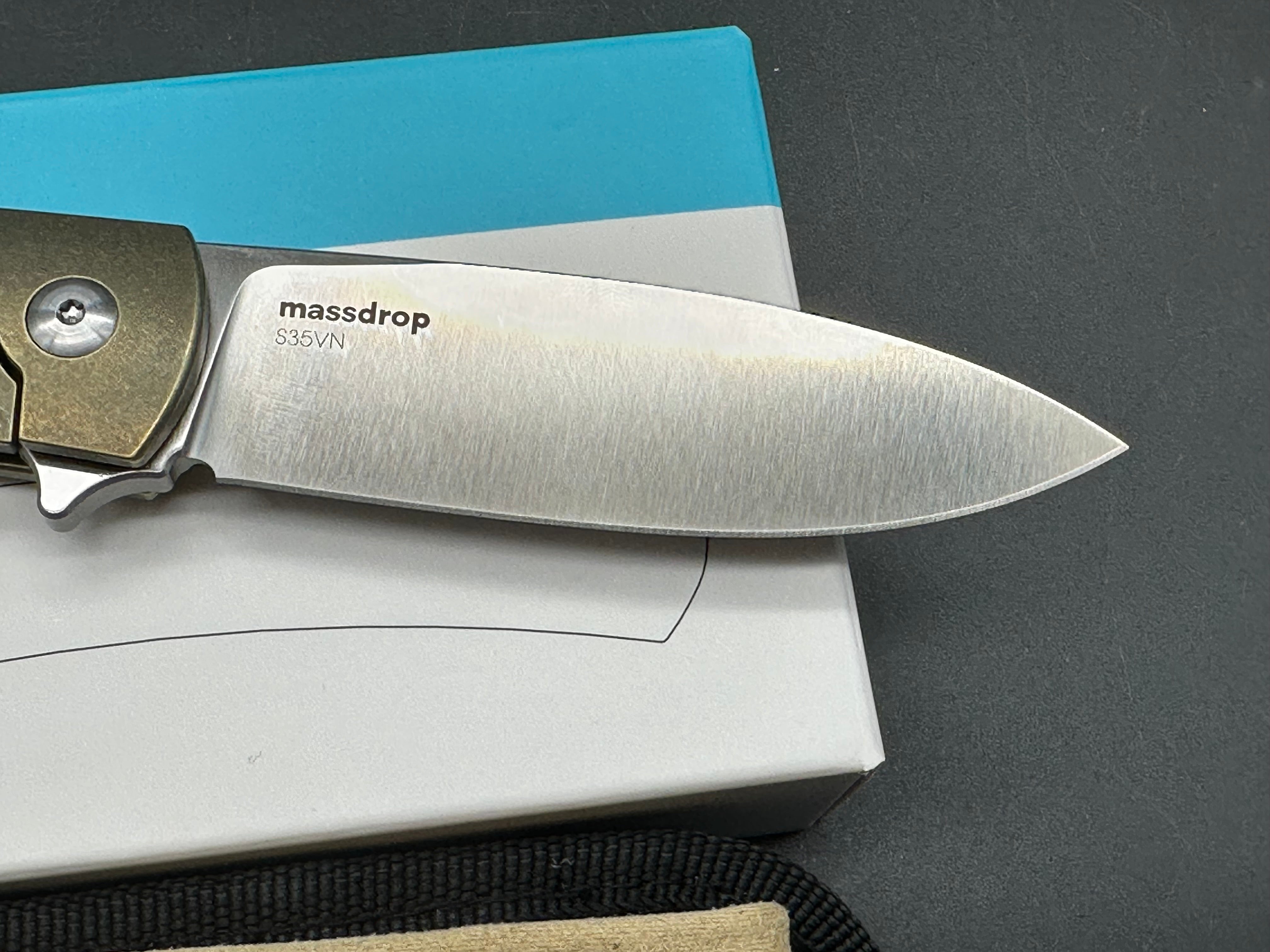 Massdrop Laconico Keen, S35VN blade, anodized tumbled titanium handle