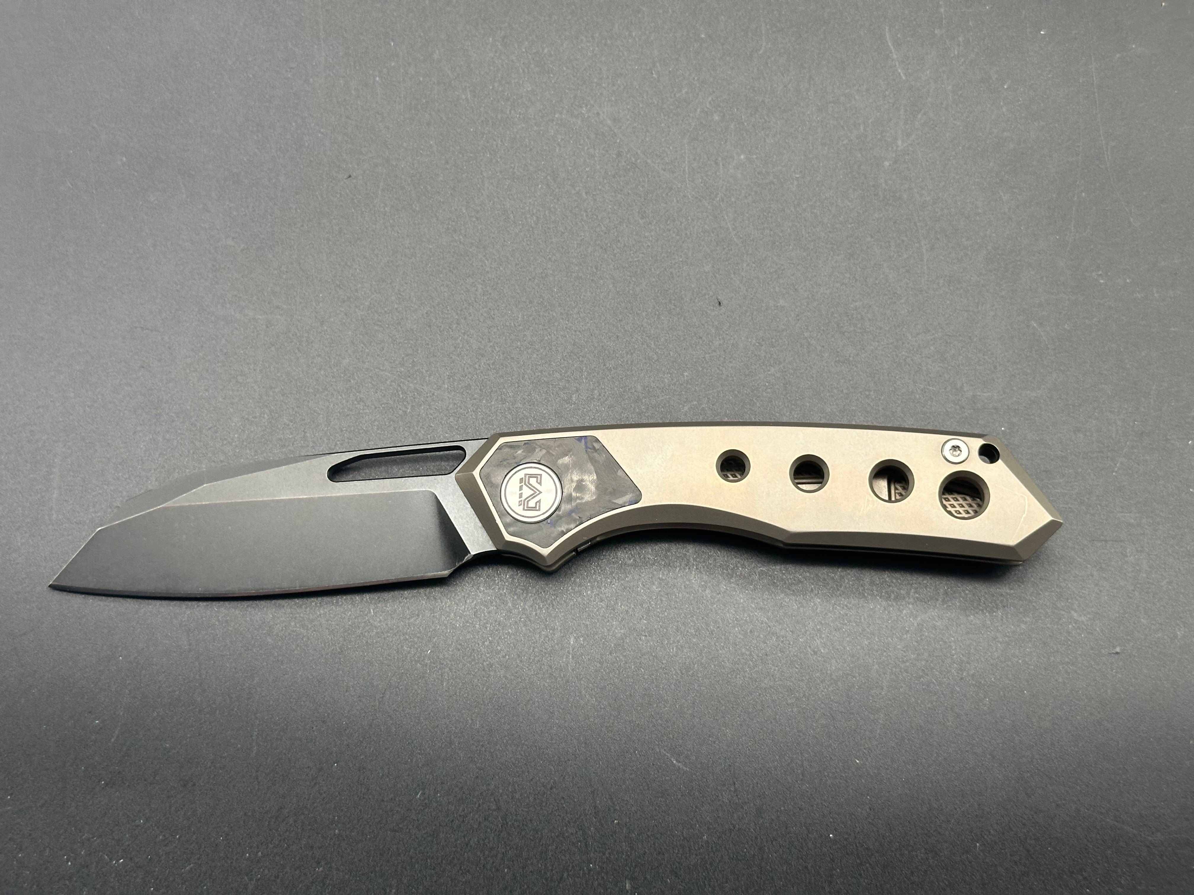 Miguron Keryx M390 Black PVD, Gray TI w/CF inlays