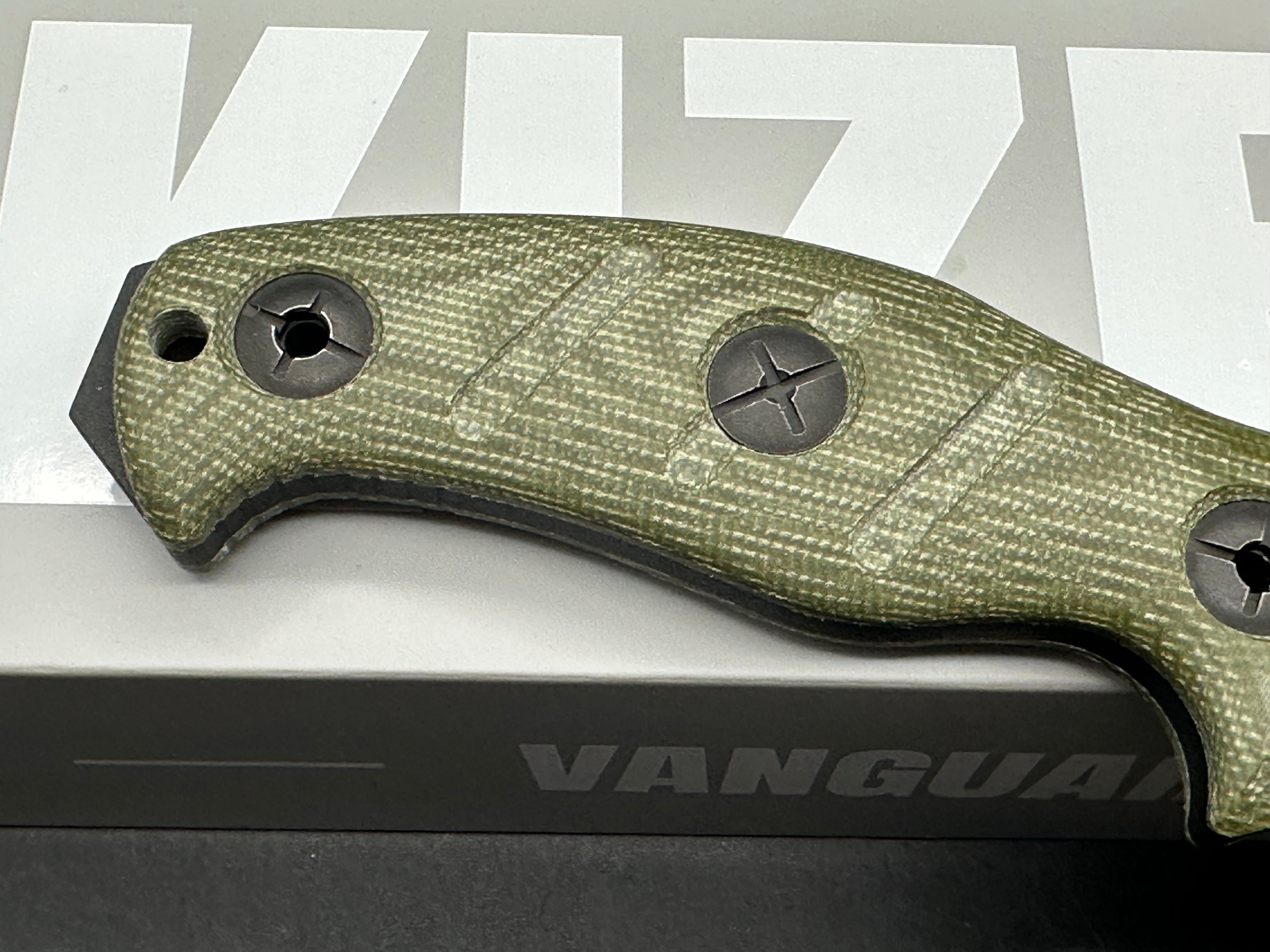 KIZER SHEEPDOG SURVIVAL FIXED BLADE KNIFE GREEN MICARTA HANDLE 1095 CLIP POINT PLAIN BLACK BLADE
