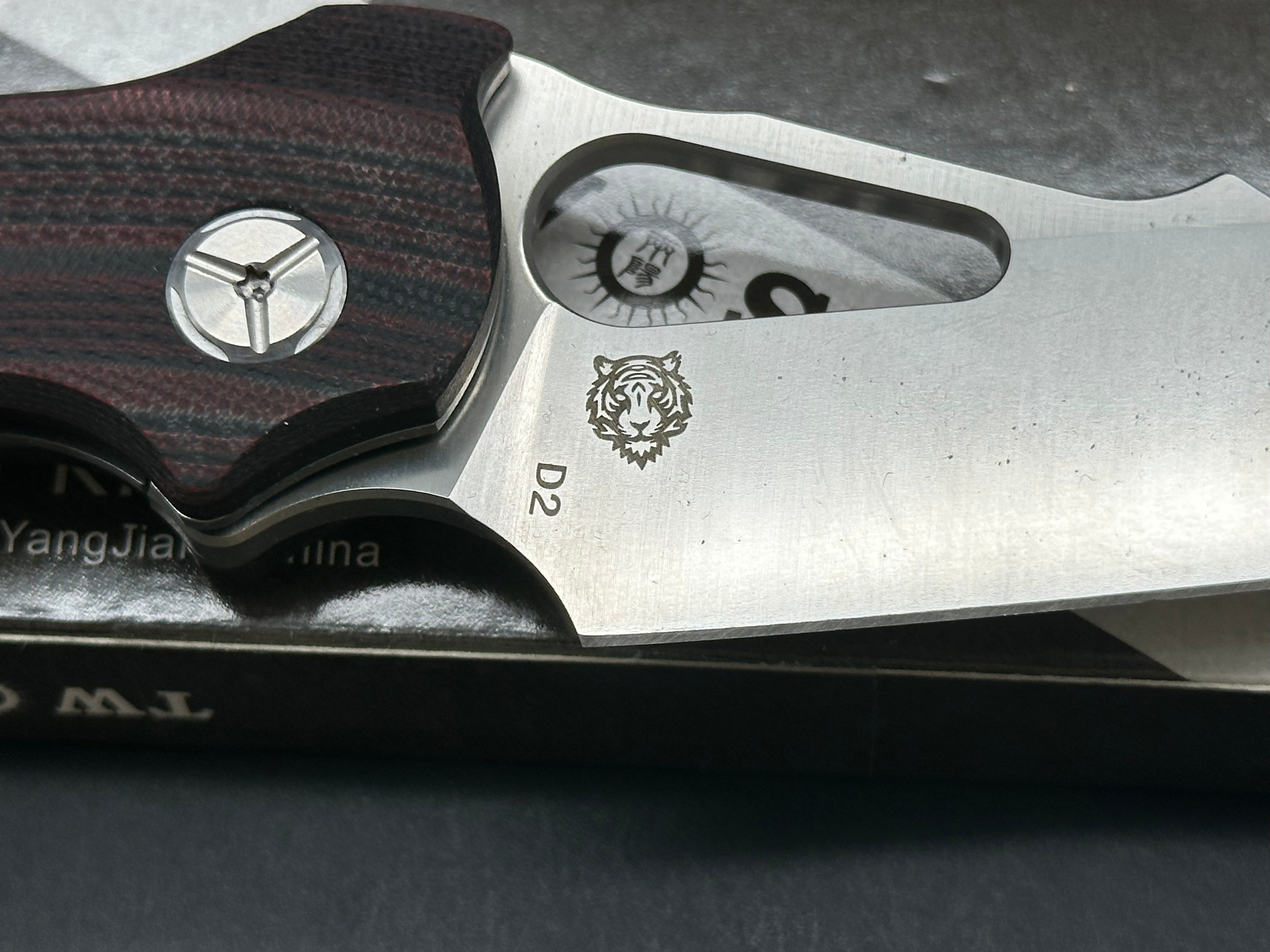 Twosun TS108 D2 and TS47 D2 bundle deal both knives for one price