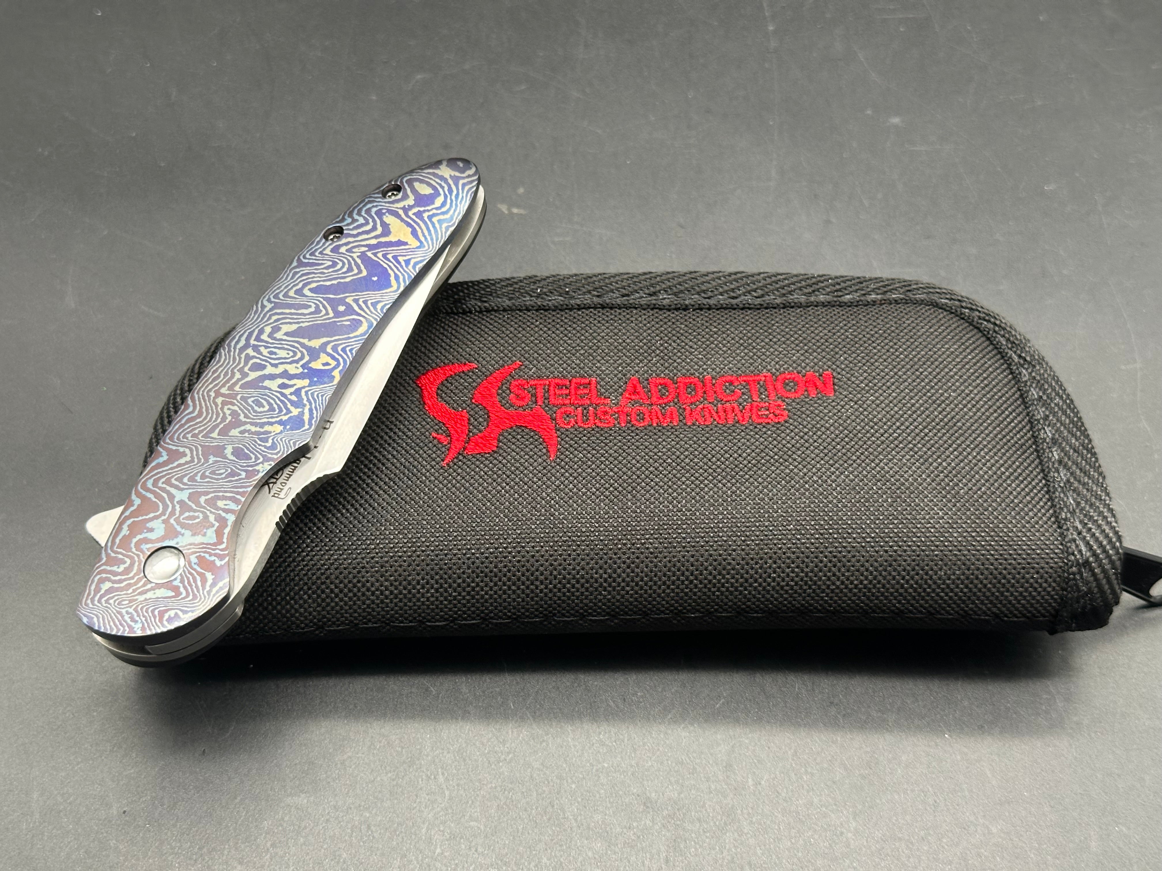 Pat Hammond custom one off Trilogy, hand rubbed satin CPM-154 blade, heat colored Mokuti show scale