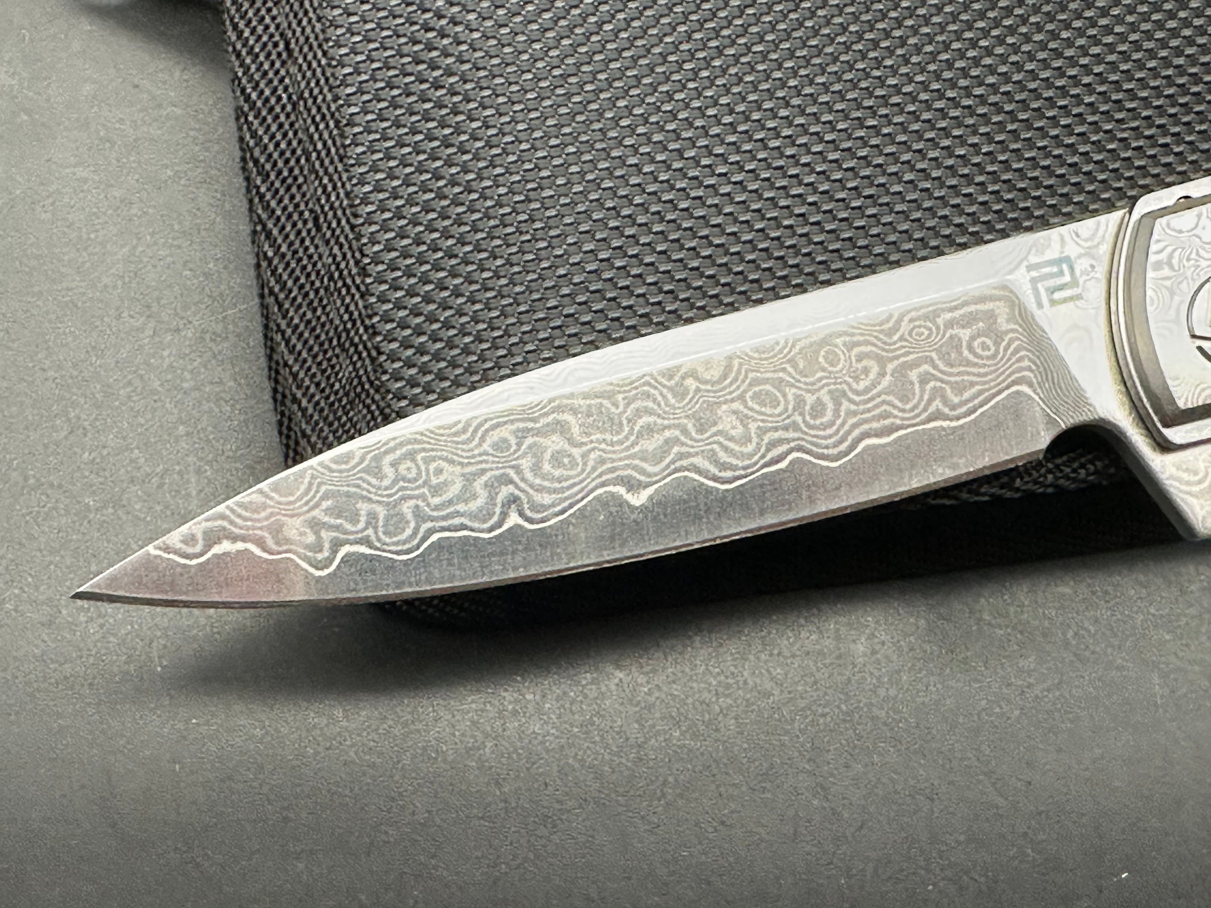 Artisan Cutlery Classic model1802GD, Damascus blade, G10 handle