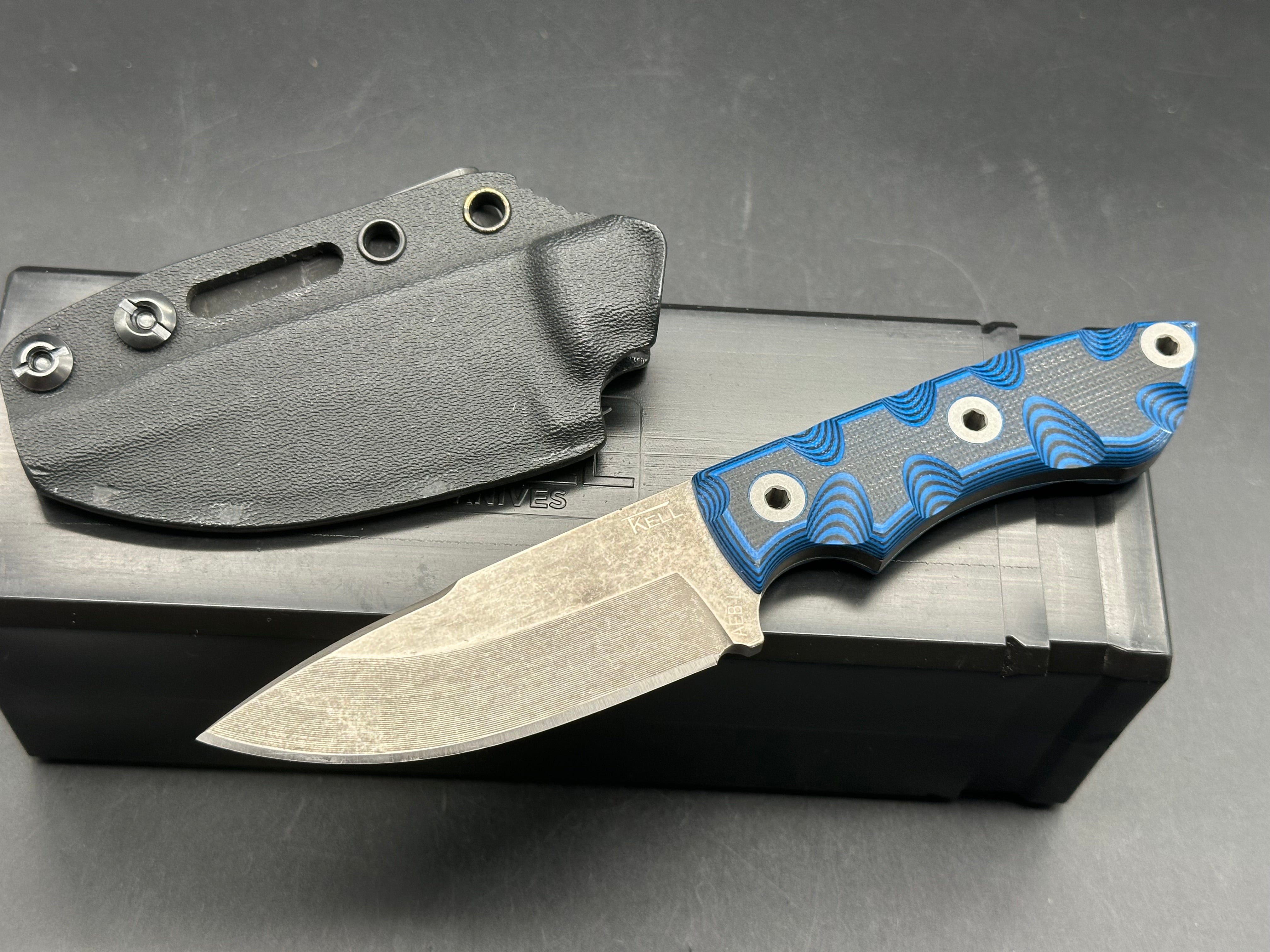 T Kell Raider is AEB-L steel Blue Midnight handle