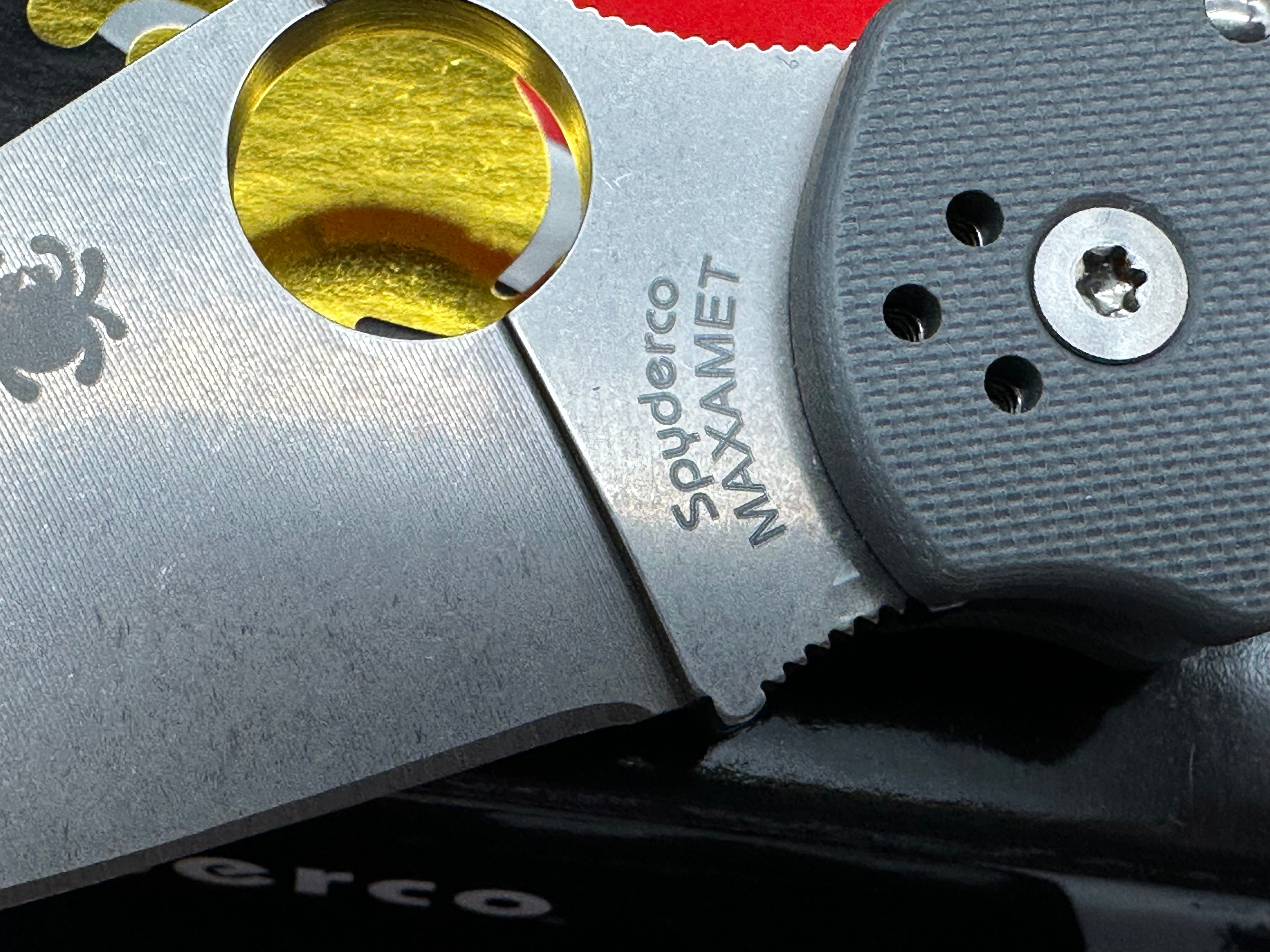 Spyderco Para 3 2.93" Maxamet Stonewash Blade with Gray G10 Scales