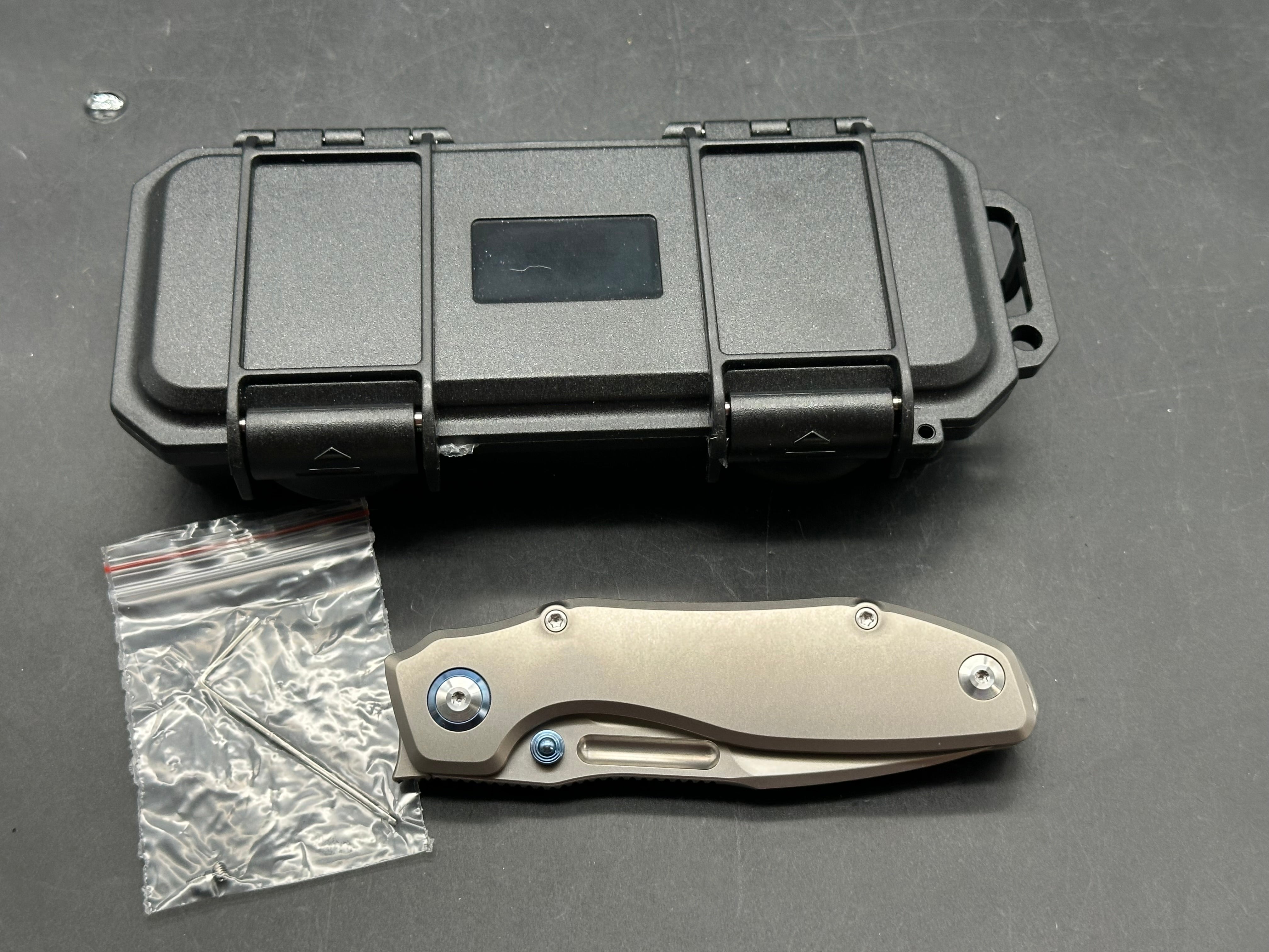 REMETTE RT-TwoFace Knife Titanium Handle M390 Blade (Silver)