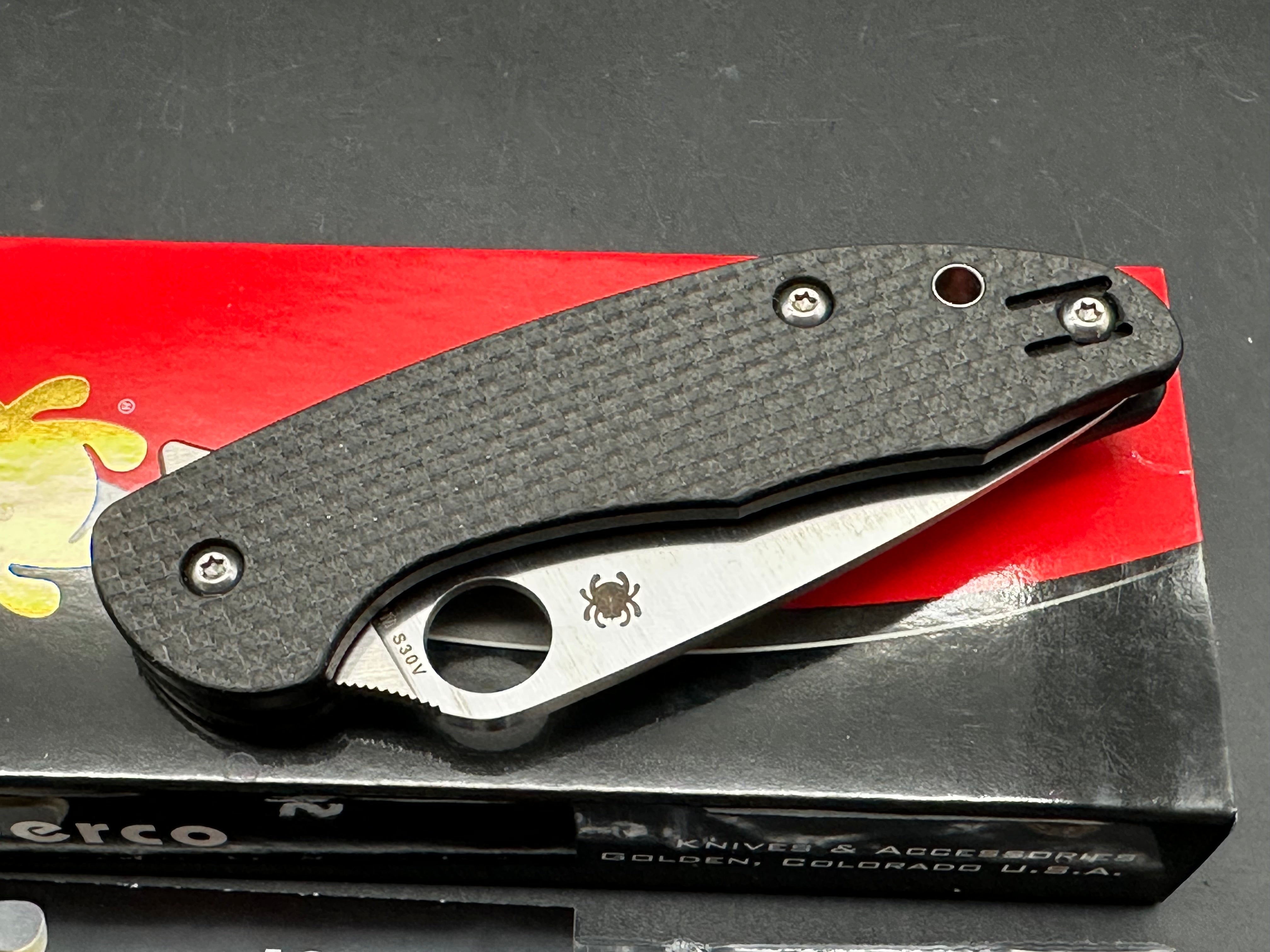 Spyderco Mantra 3 3.17" CPM S30V Satin Blade with Carbon FIber-G10 Laminated Scales with Skiff Bearings