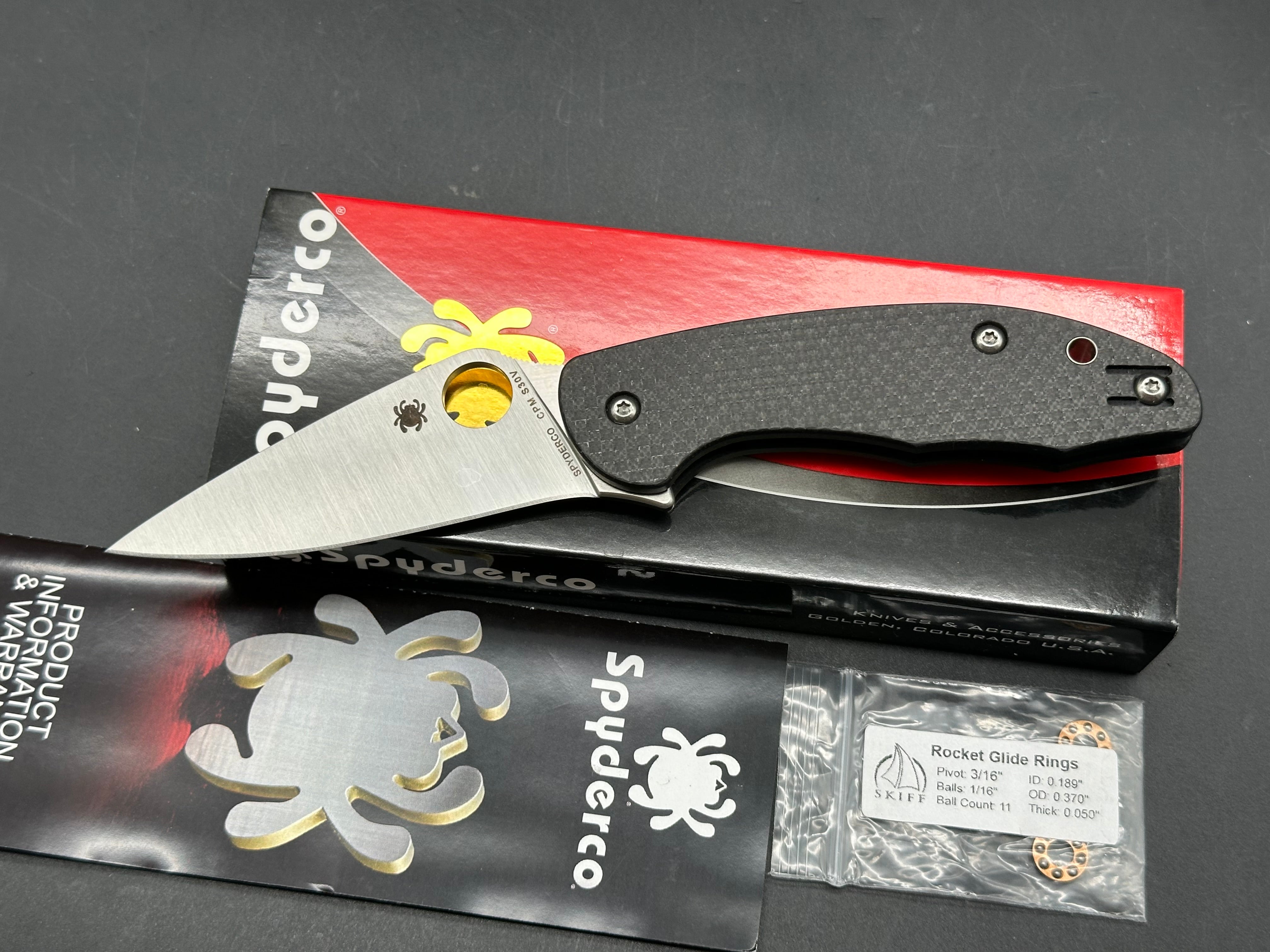 Spyderco Mantra 3 3.17" CPM S30V Satin Blade with Carbon FIber-G10 Laminated Scales with Skiff Bearings