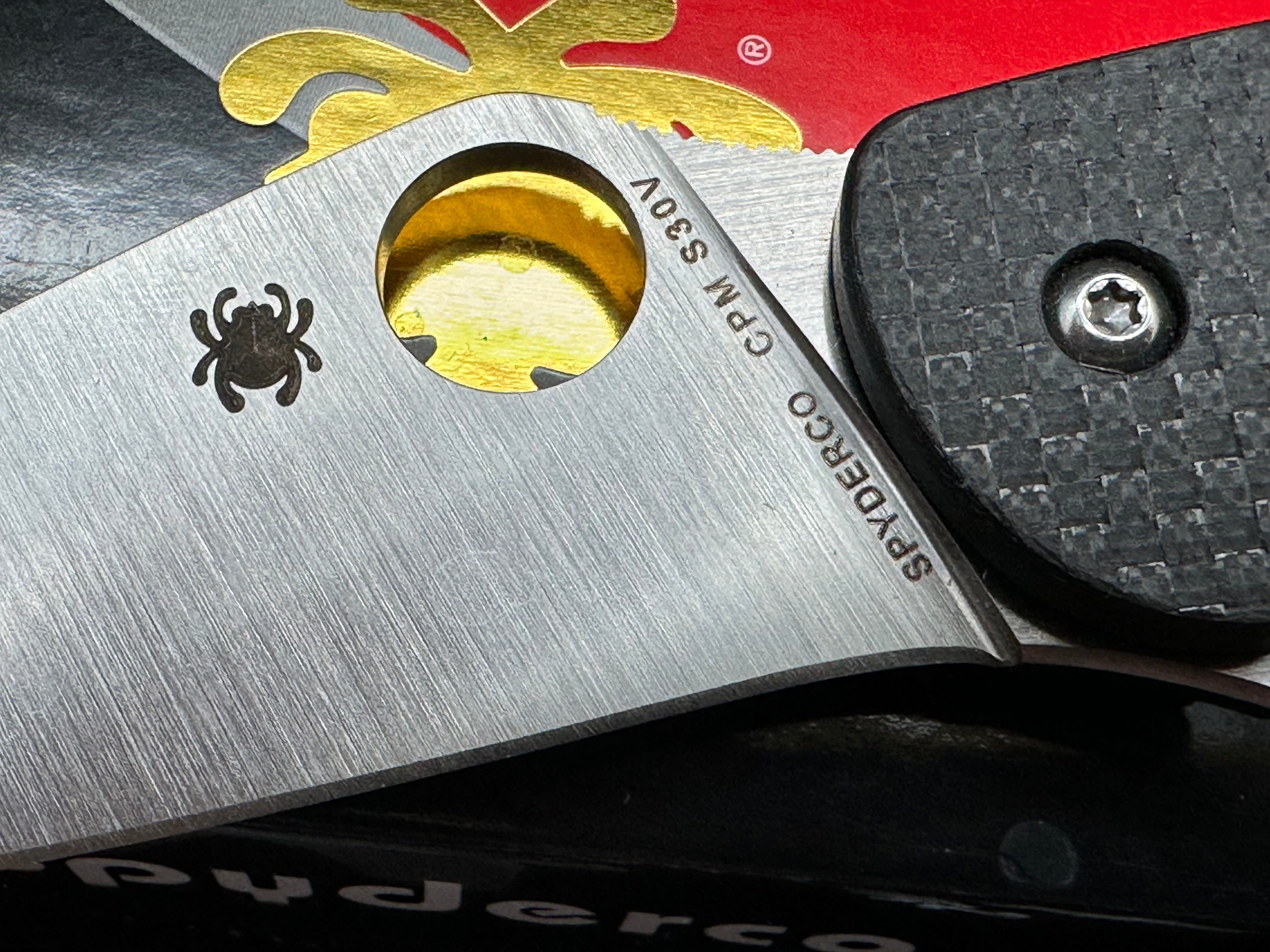 Spyderco Mantra 3 3.17" CPM S30V Satin Blade with Carbon FIber-G10 Laminated Scales with Skiff Bearings
