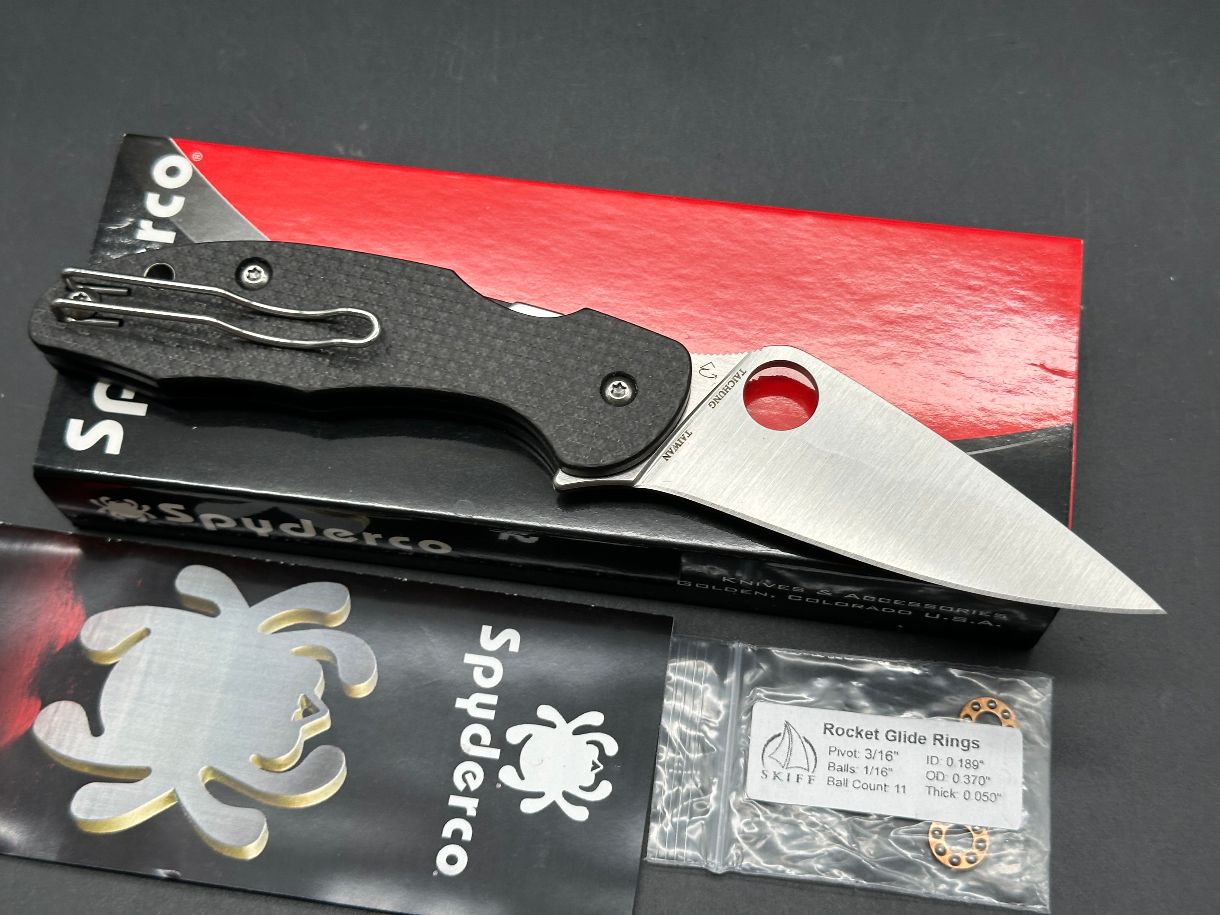 Spyderco Mantra 3 3.17" CPM S30V Satin Blade with Carbon FIber-G10 Laminated Scales with Skiff Bearings