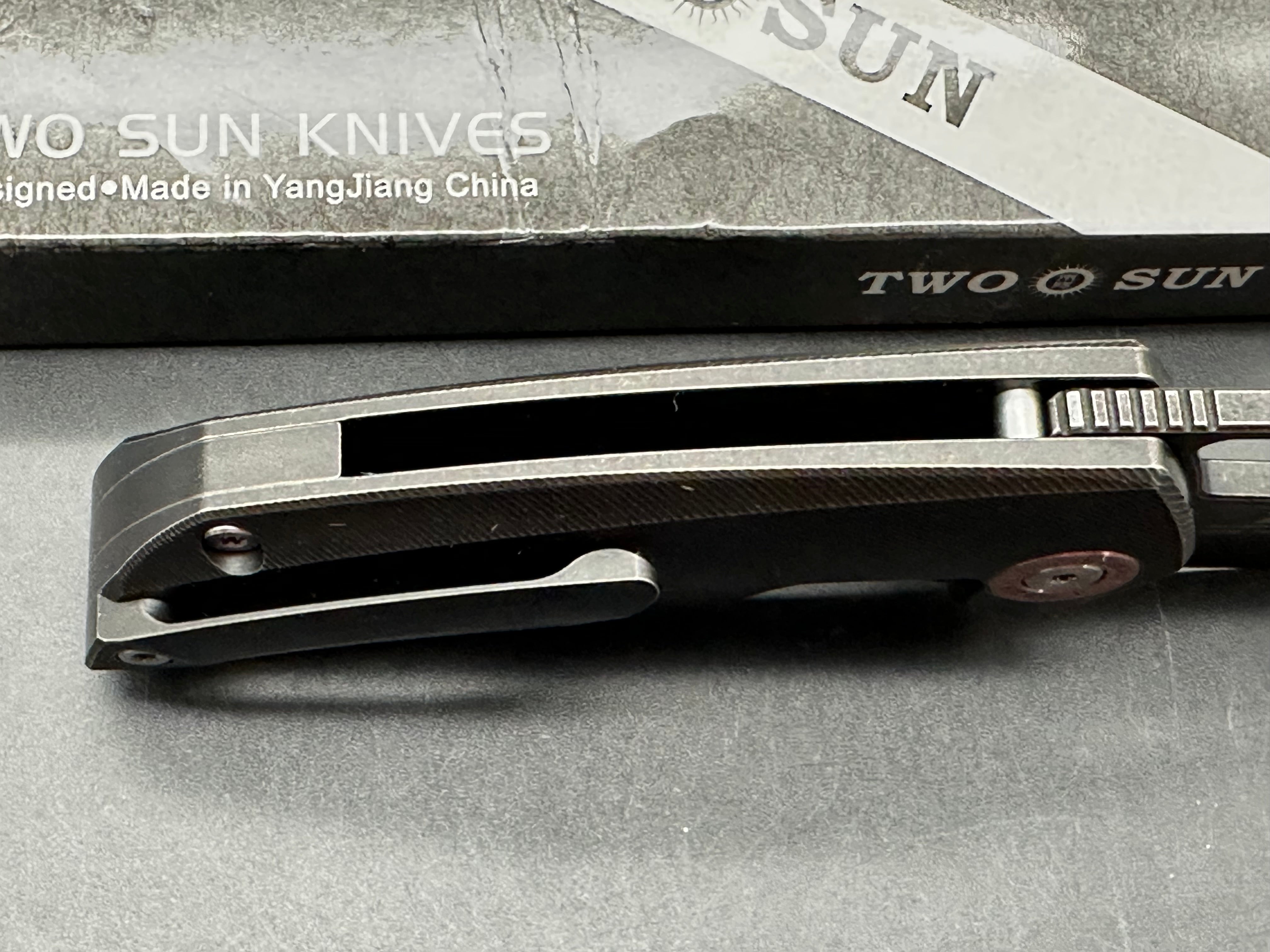 TwoSun Folding Knife Black Titanium Handle 14C28N Plain Edge TS498-14C28N-Black