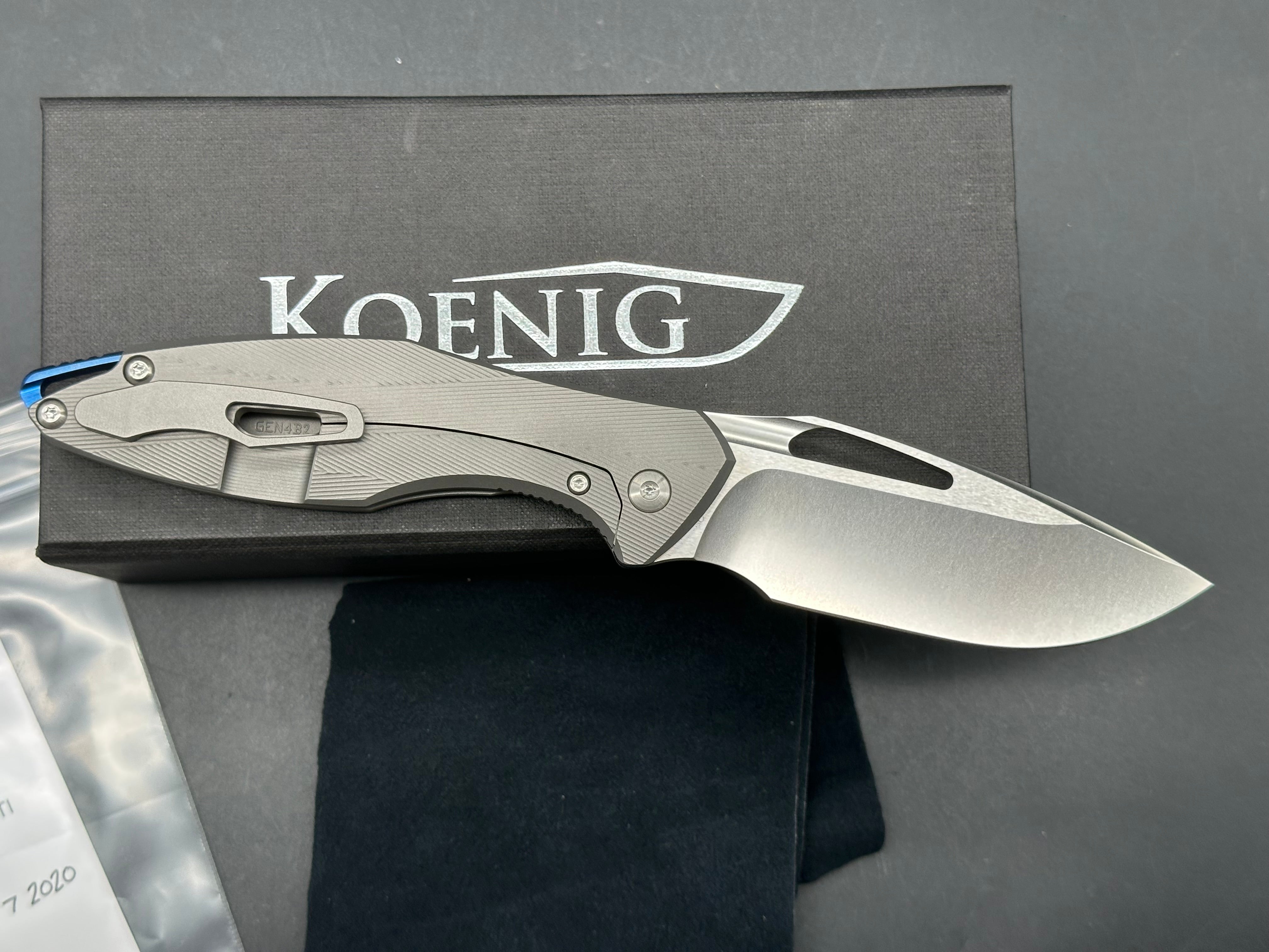 Koenig Arius Non-Flipper M390 Brightwashed Blade w/Satin Flats, Bead Blasted Pattern Ti Handles