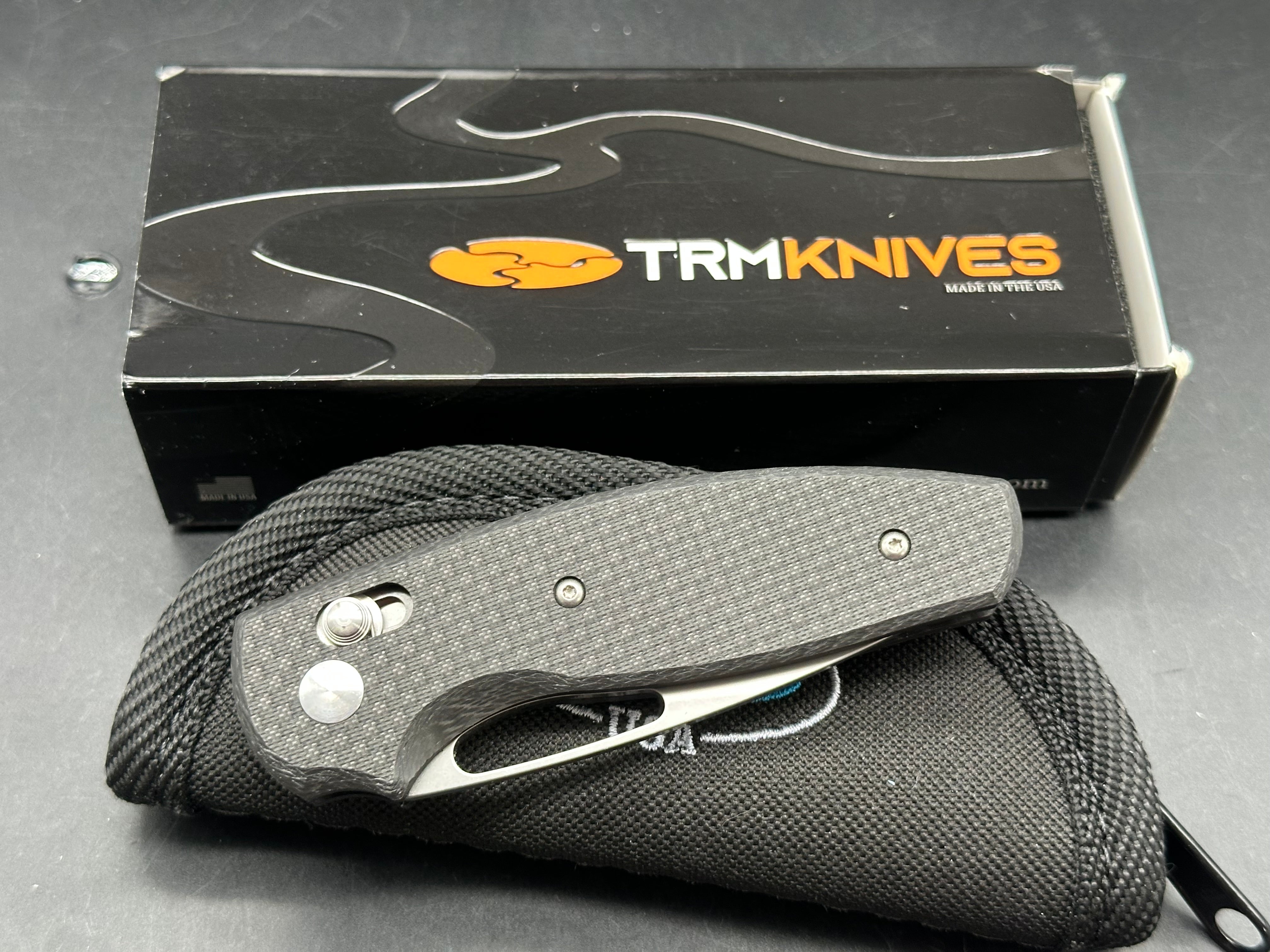 Three Rivers Mfg. TRM Bulldog-Rev B, 3" MagnaCut Bead Blasted Blade with Flat Textured Carbon Fiber Scales