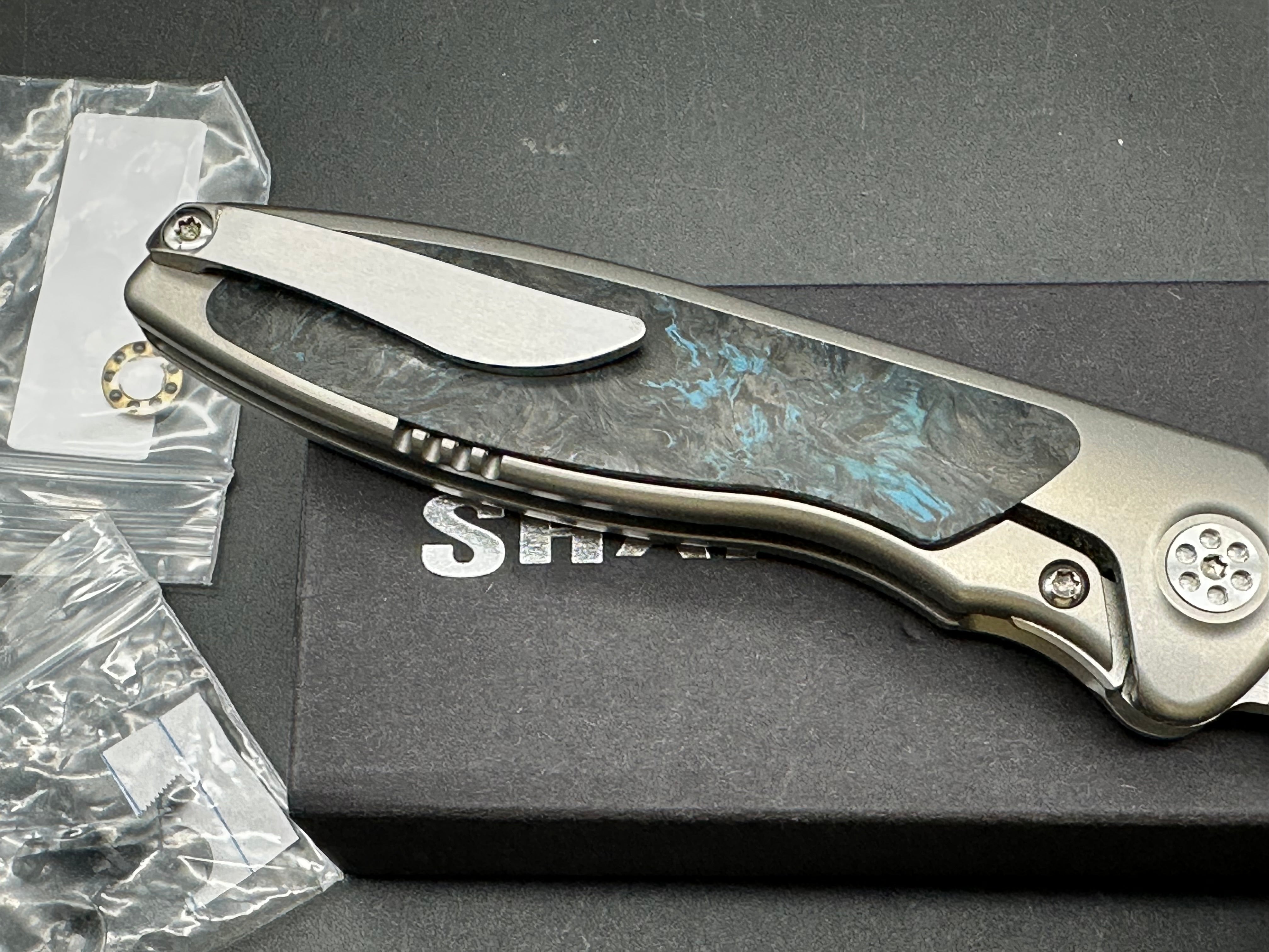 Sharp by Design, Mini Tempest, drop point, blue fat carbon, Skiff bearings