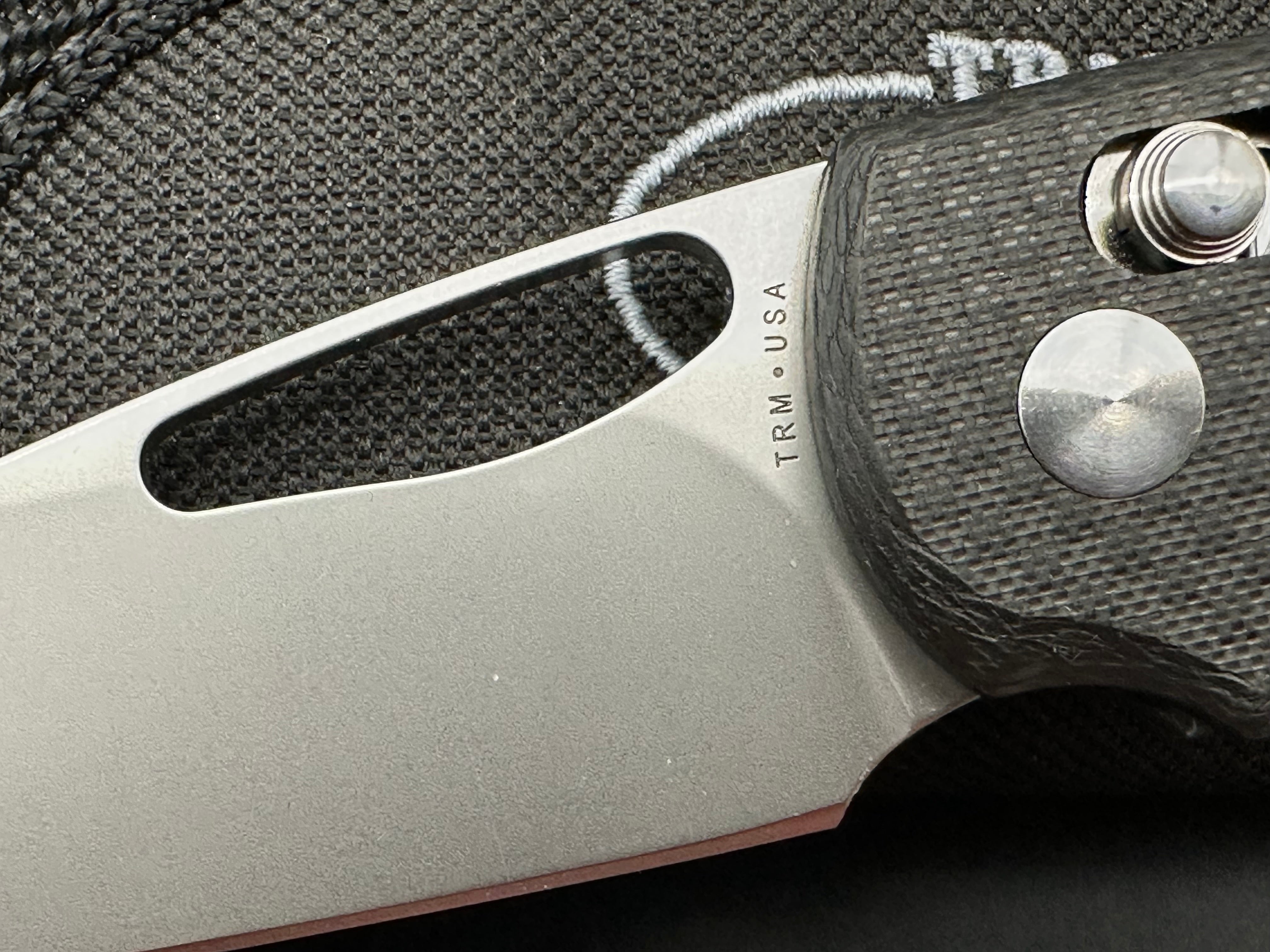 Three Rivers Mfg. TRM Bulldog-Rev B, 3" MagnaCut Bead Blasted Blade with Flat Textured Carbon Fiber Scales