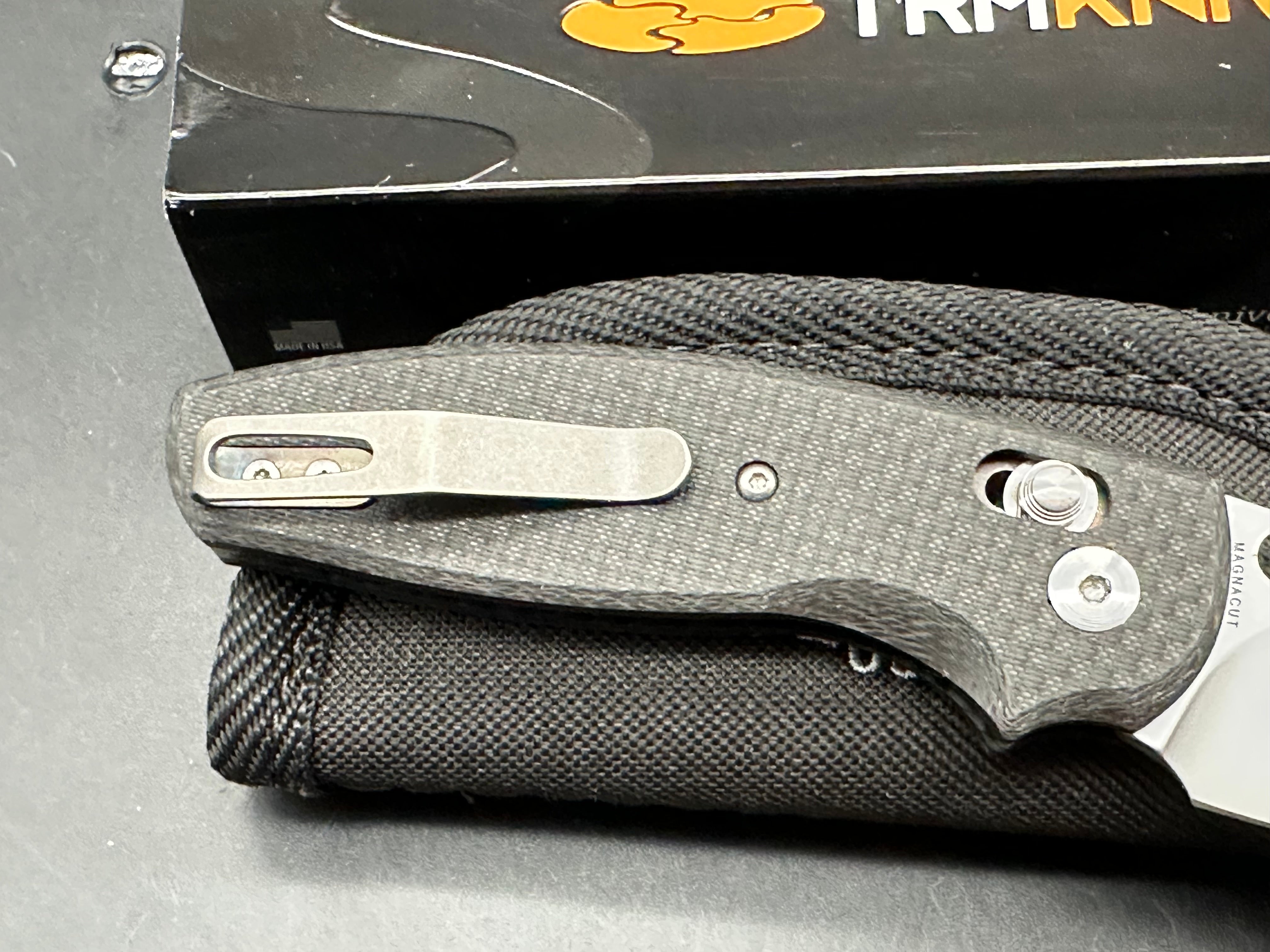 Three Rivers Mfg. TRM Bulldog-Rev B, 3" MagnaCut Bead Blasted Blade with Flat Textured Carbon Fiber Scales