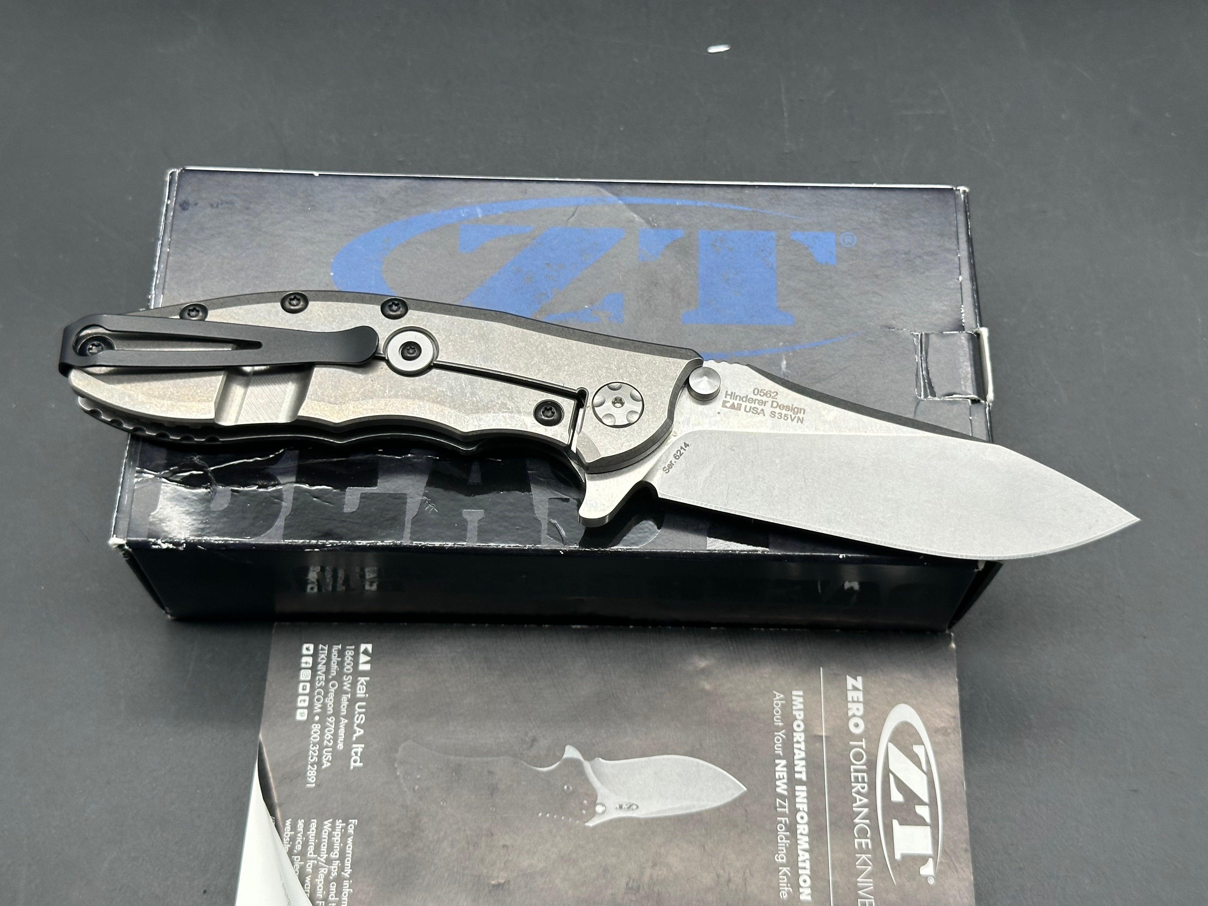 Zero Tolerance 0562CF S35VN blade stonewash, carbon fiber handle