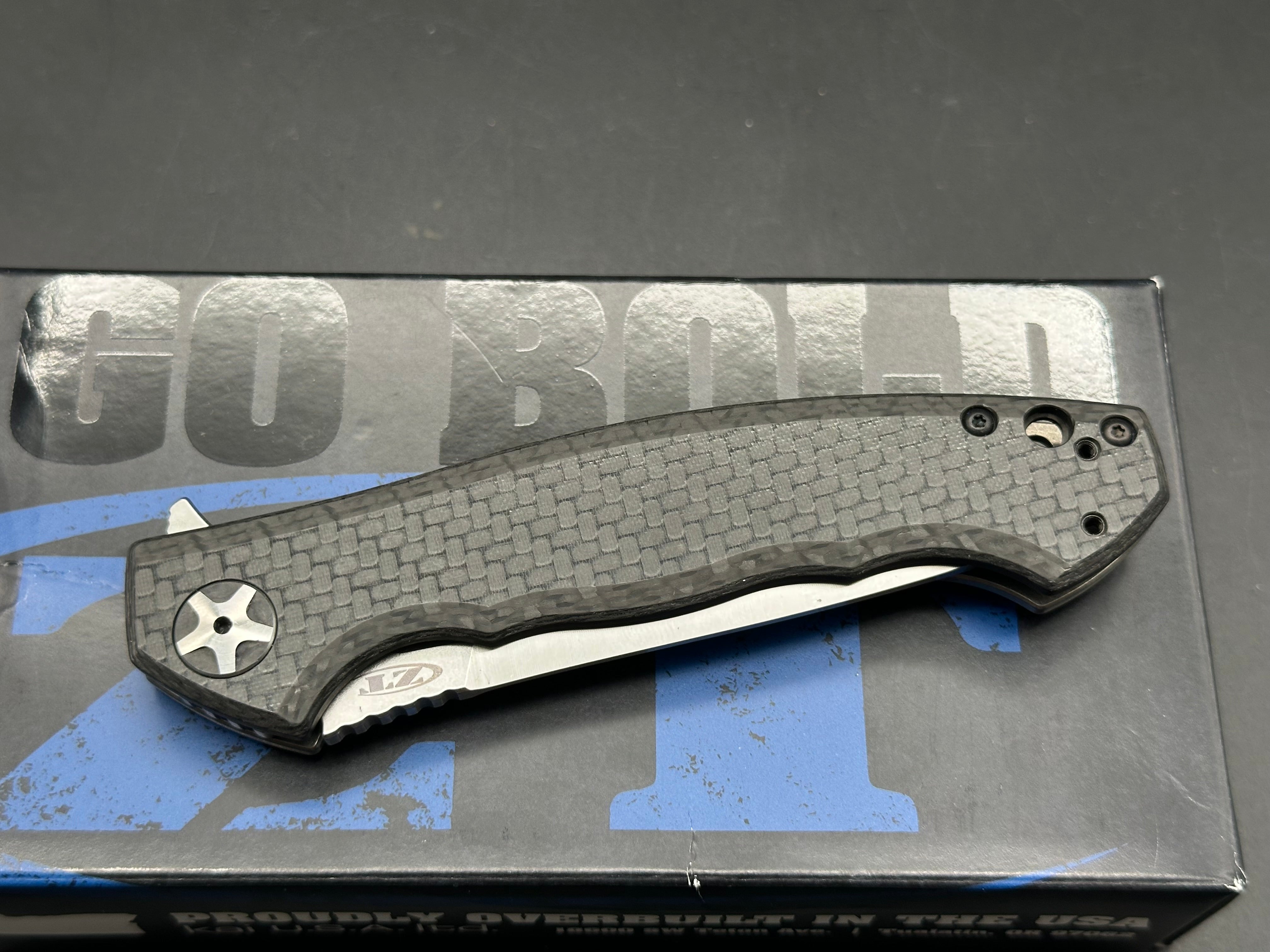 Zero Tolerance Sinkevich 0452, S35VN blade satin tumbled, carbon fiber handle
