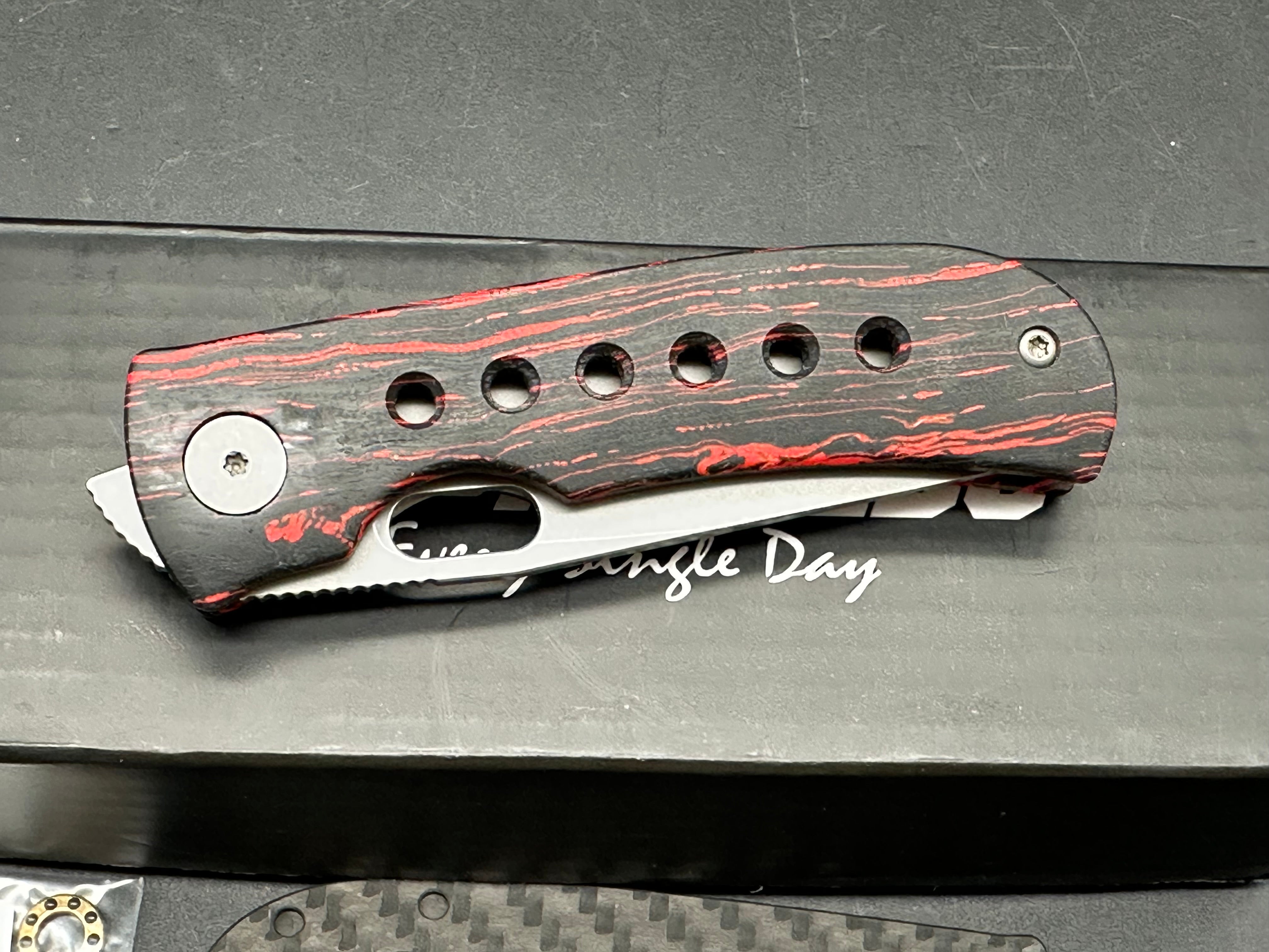 Wingman EDC with extra black carbon fiber scales