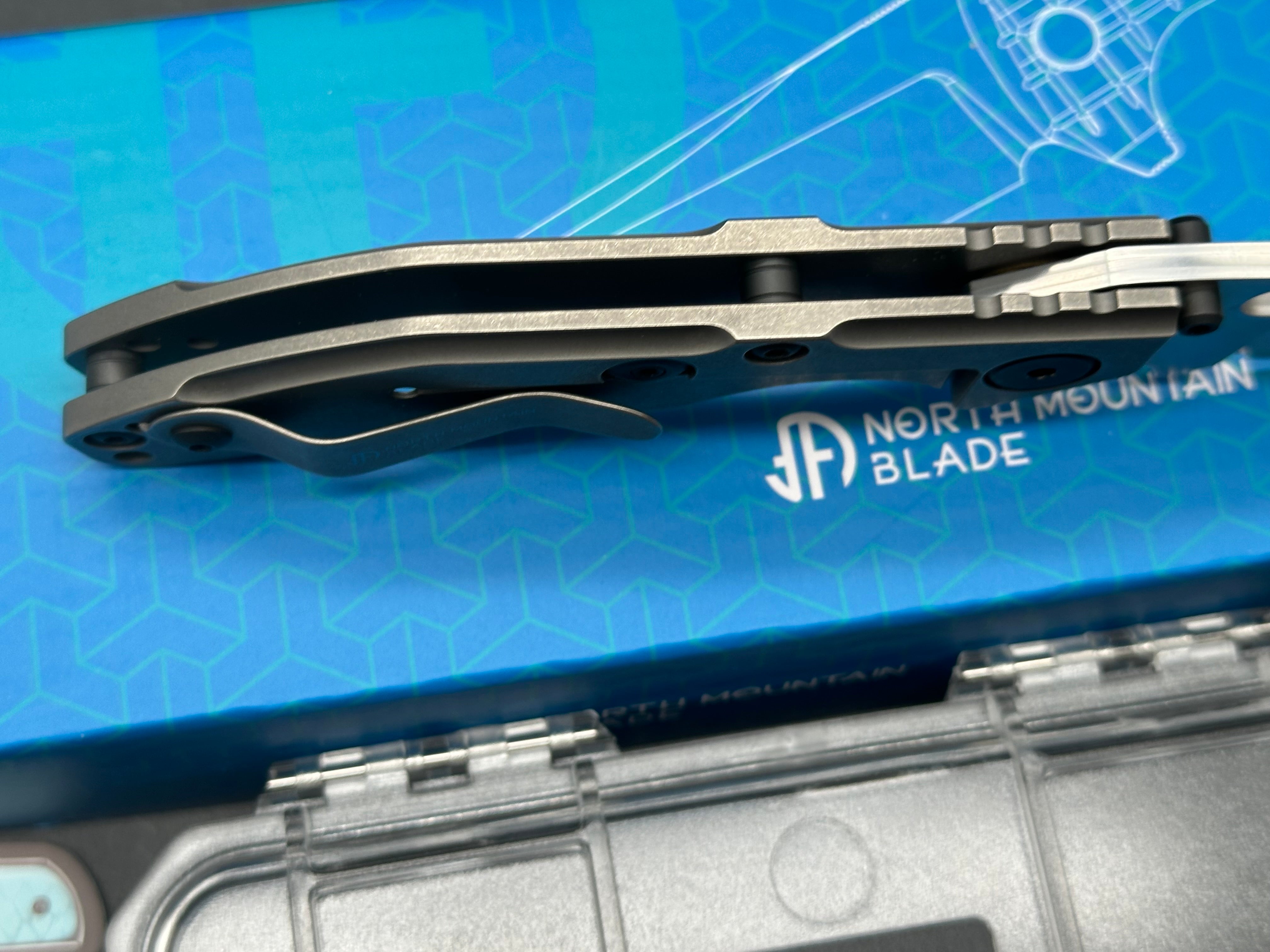 North Mountain Blade BBNM 2521 Ti Bowie, SLD-Magic Blade