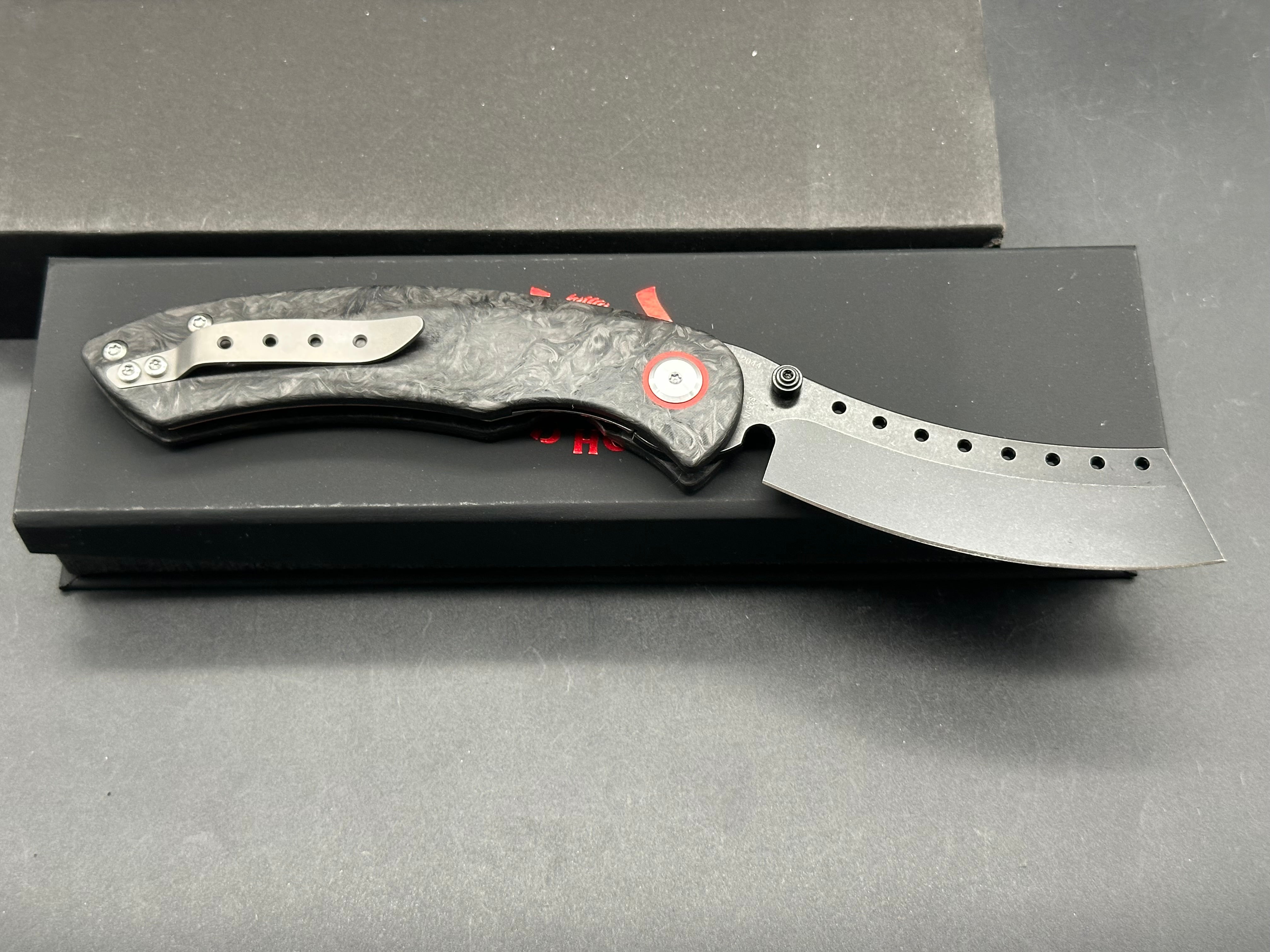 Red Horse Hell Razor P, S35VN PVD coated blade, marble carbon fiber handle
