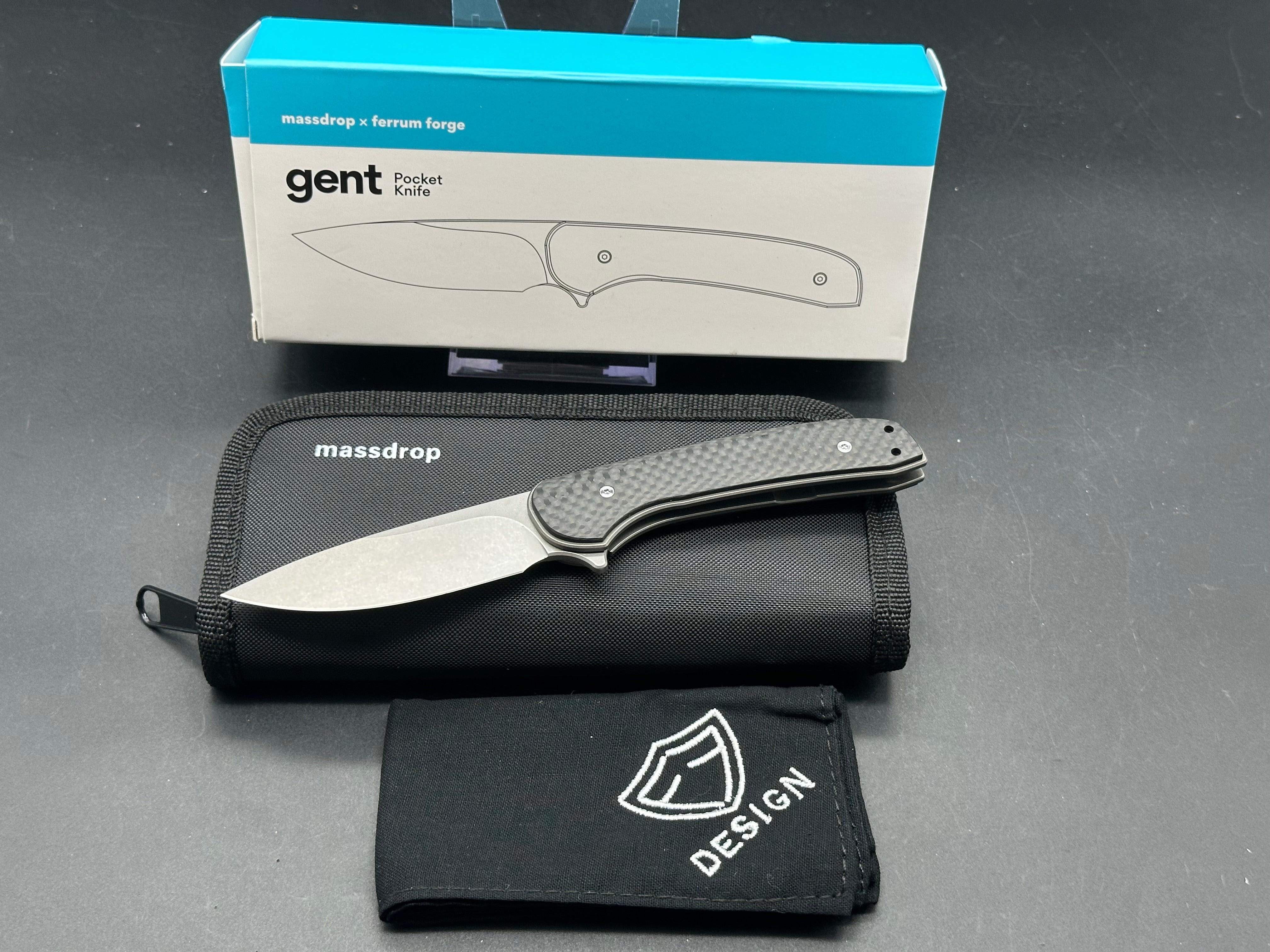 Massdrop Ferrum Forge Gent, S35VN stonewash blade, carbon fiber handle