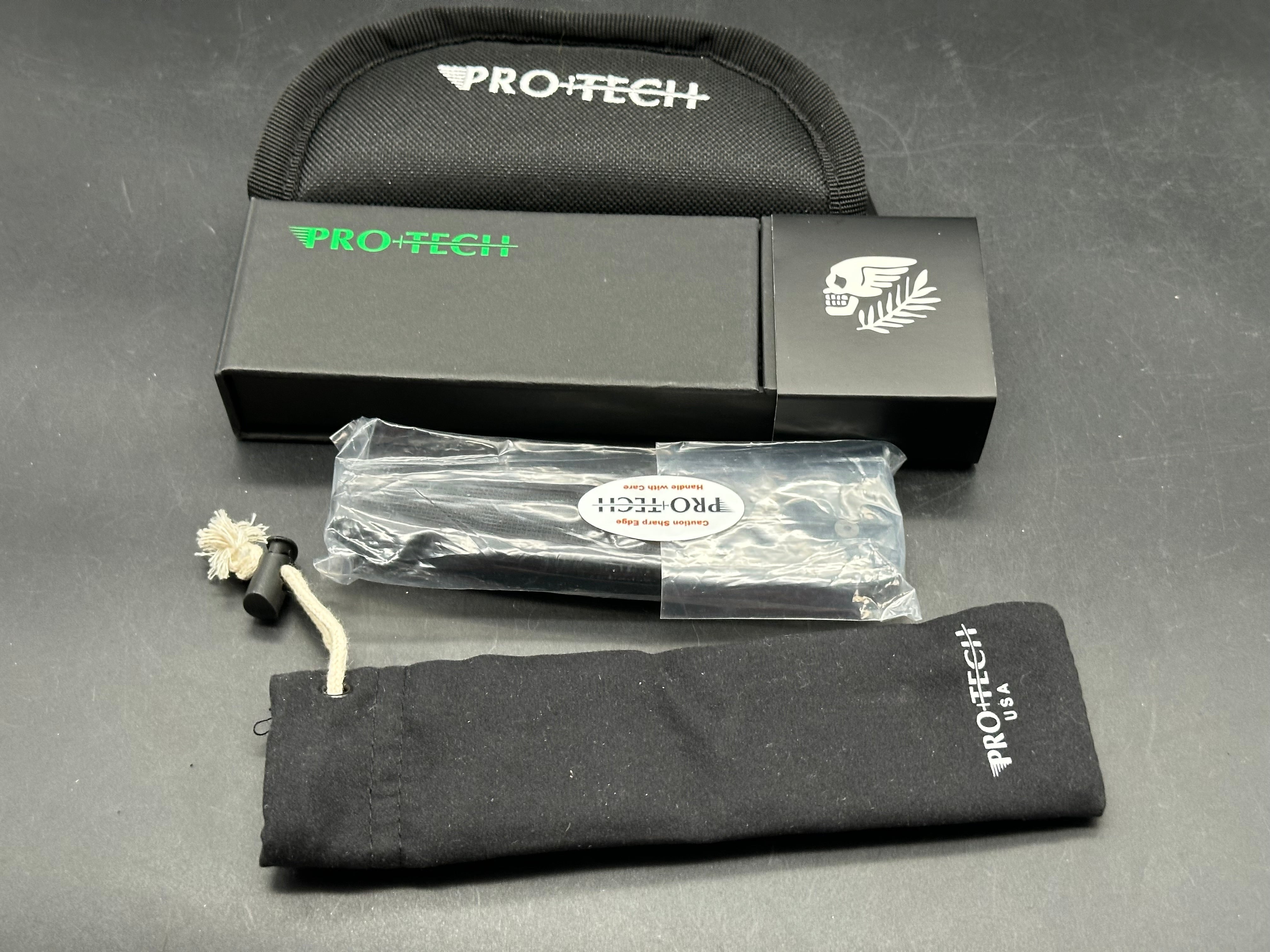 ProTech Avalon, 4" MagnaCut Stonewash Blade with Black Anodized Smooth 6061 Aluminum Scales