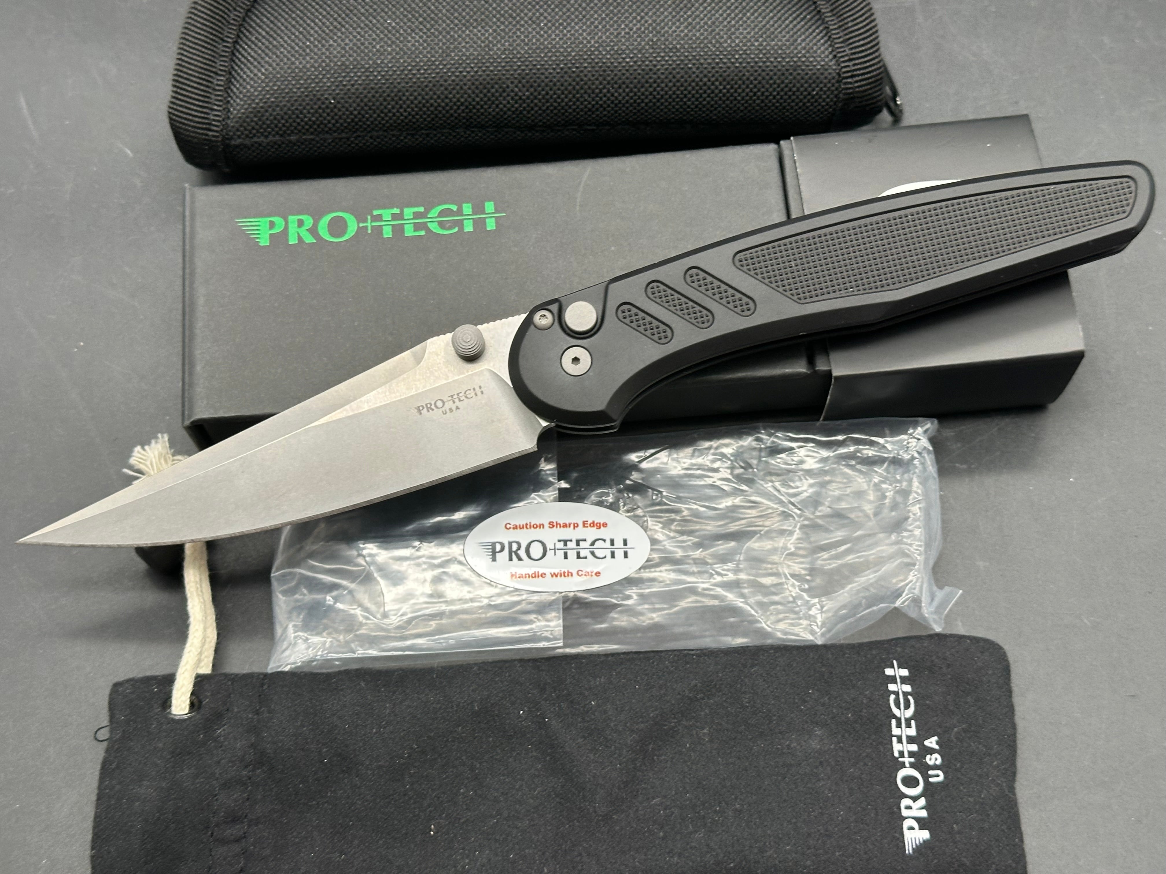 ProTech Avalon, 4" MagnaCut Stonewash Blade with Black Anodized Smooth 6061 Aluminum Scales