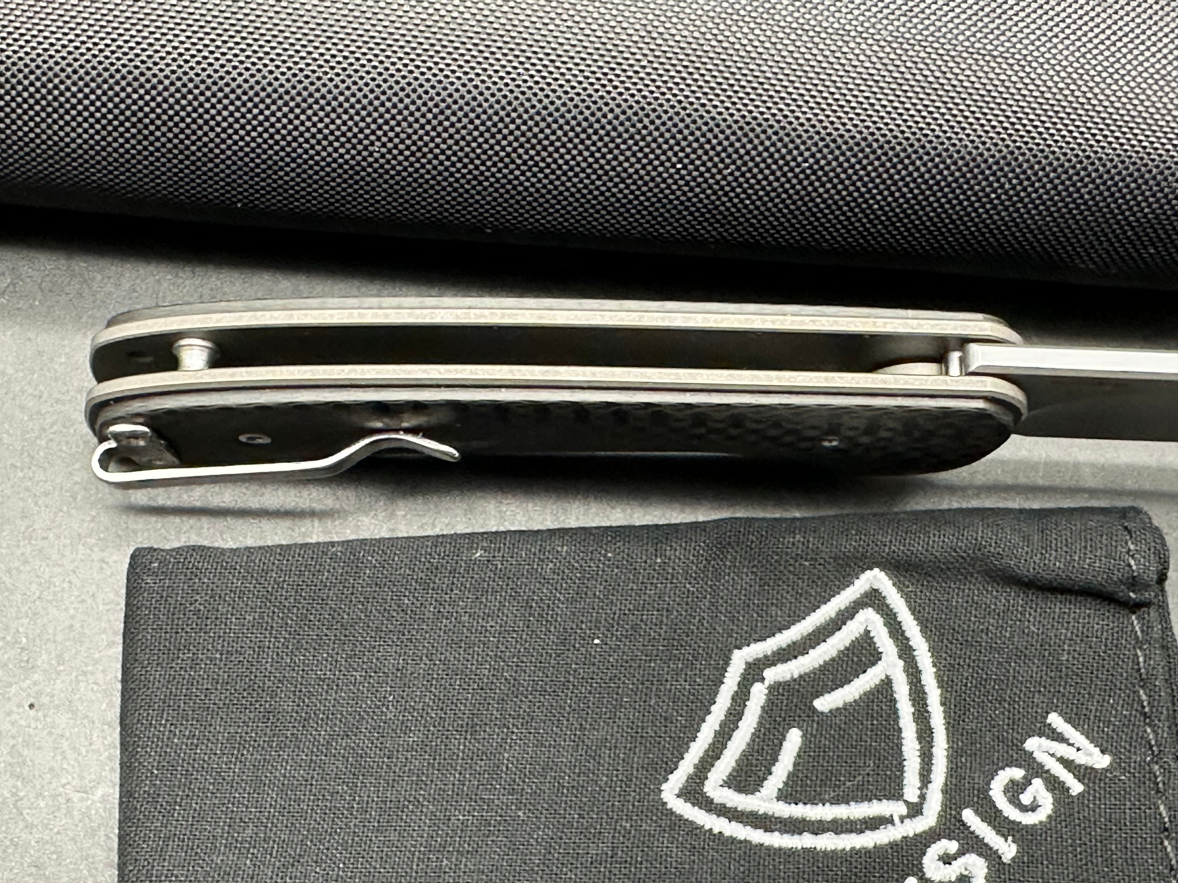 Massdrop Ferrum Forge Gent, S35VN stonewash blade, carbon fiber handle