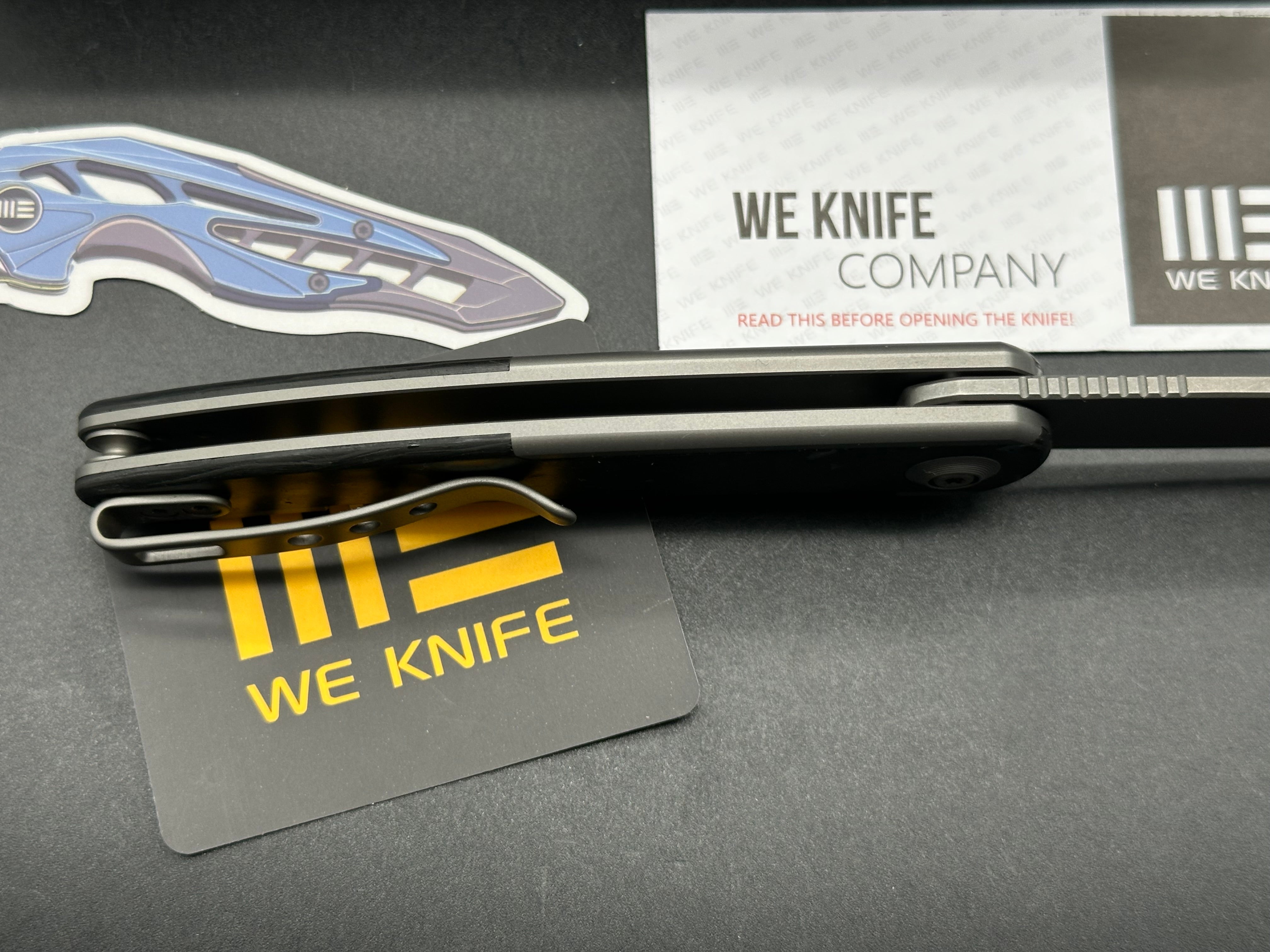 We Knives Smooth Sentinel, 20CV blade, titanium carbon fiber handle