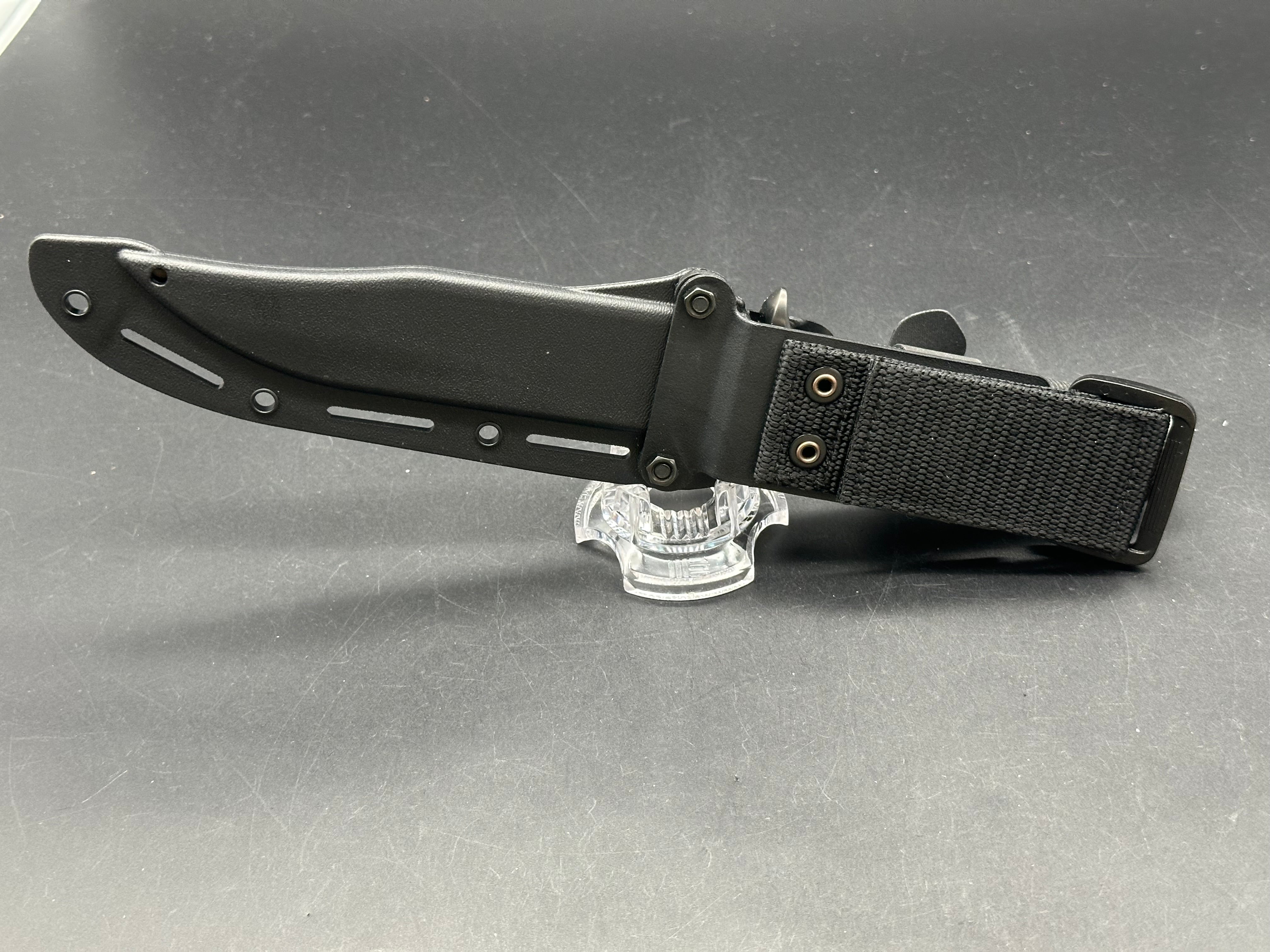 SOG Tech Bowie Fixed blade knife