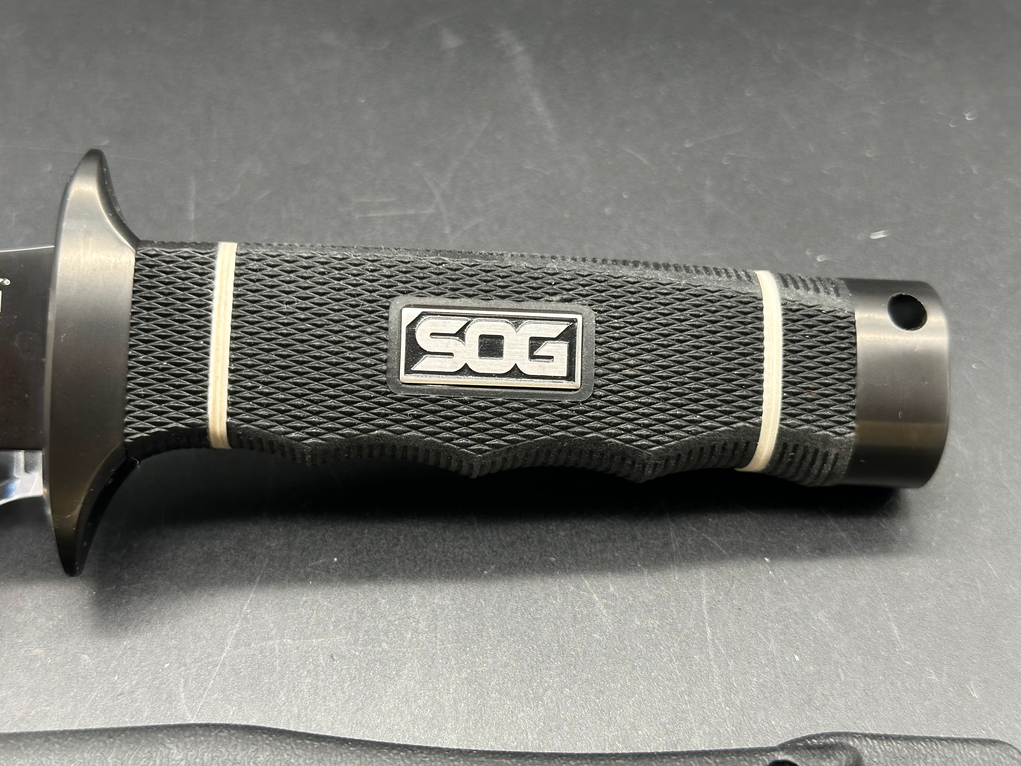 SOG Tech Bowie Fixed blade knife