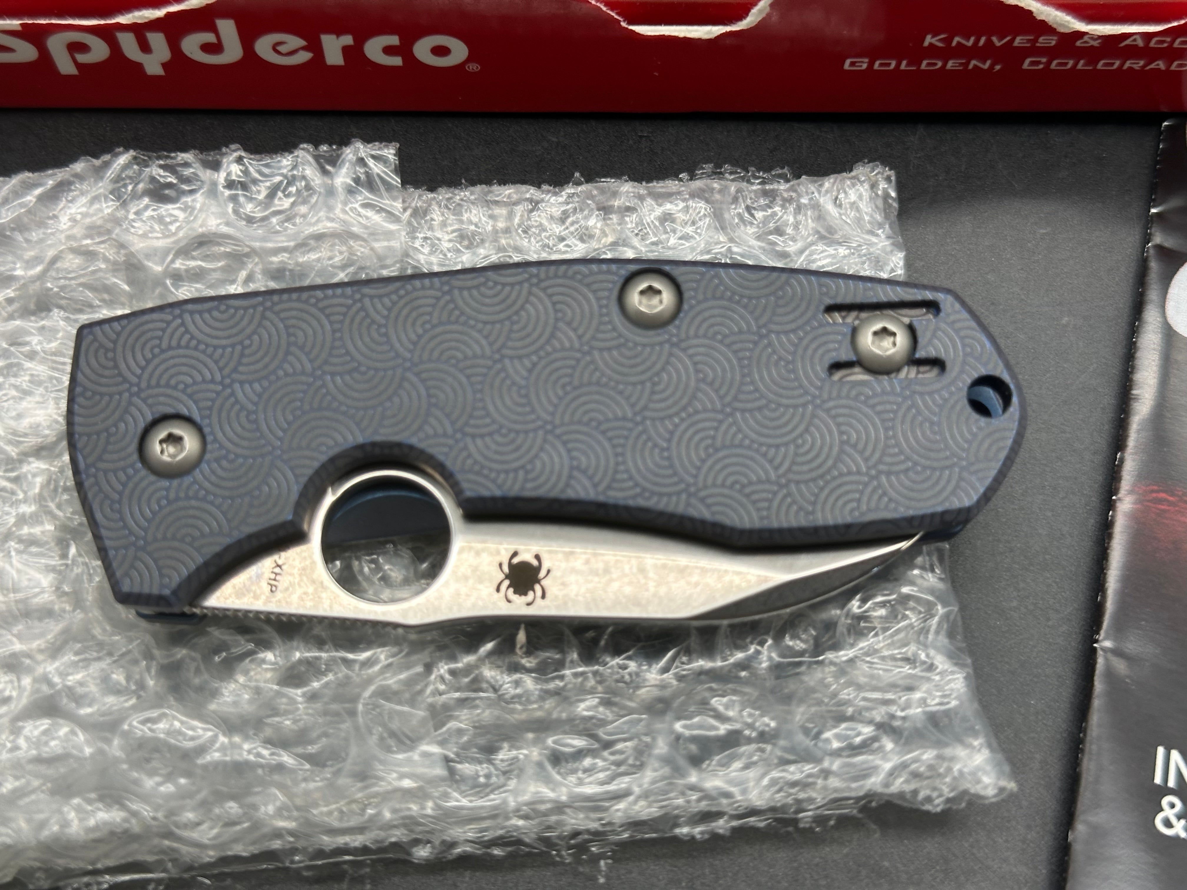 Spyderco Techno 2 w/WKRMN Seigaha Motif Urban EDC Exclusive (C158TIP2), Stonewashed CTS-XHP Blade, Blue Anodized Ti Handles