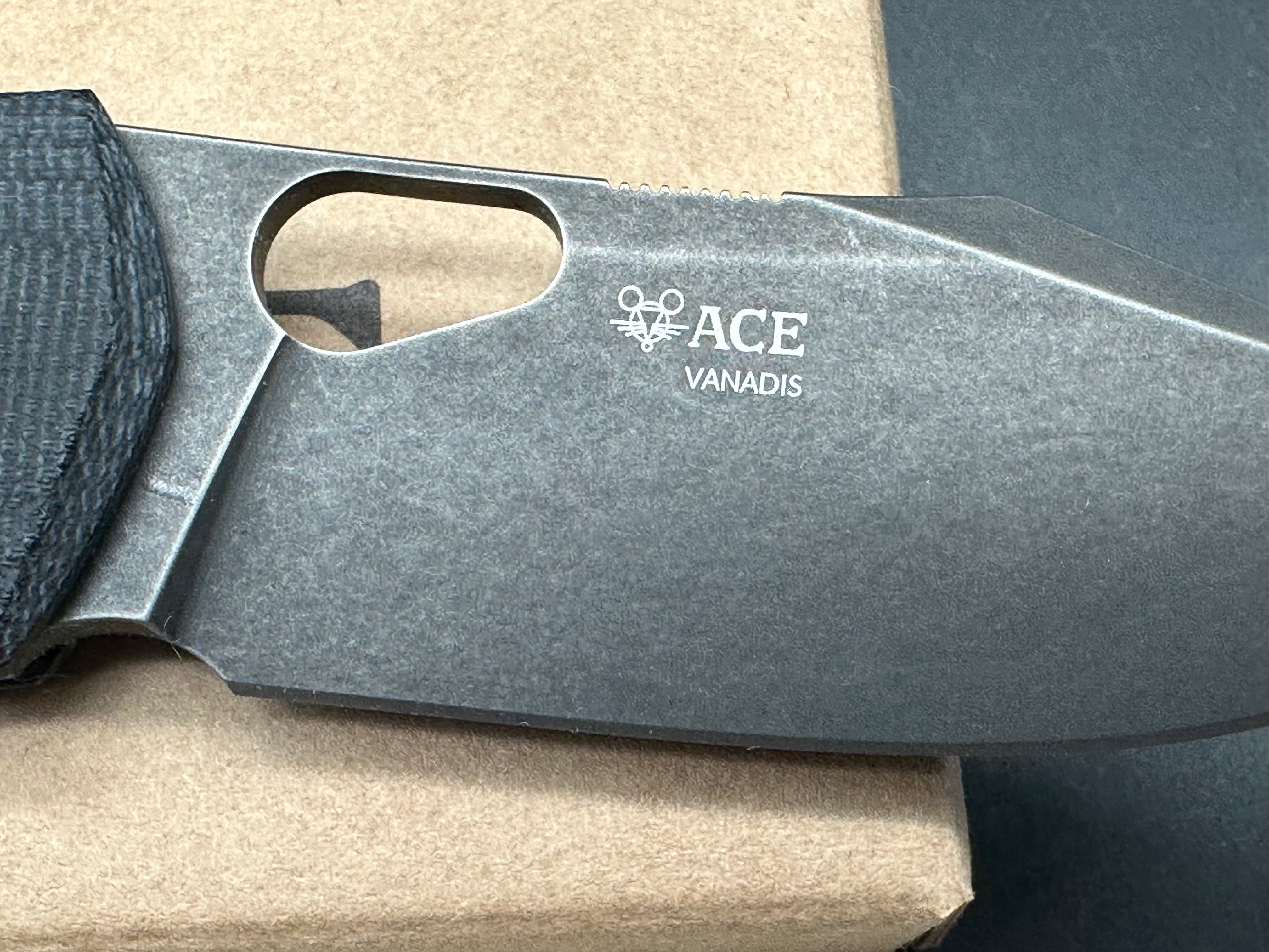 GiantMouse Ace Atelier Blackout #164/300, Black Stonewashed PVD Vanadis 4E Blade, Black Canvas Micarta Handles