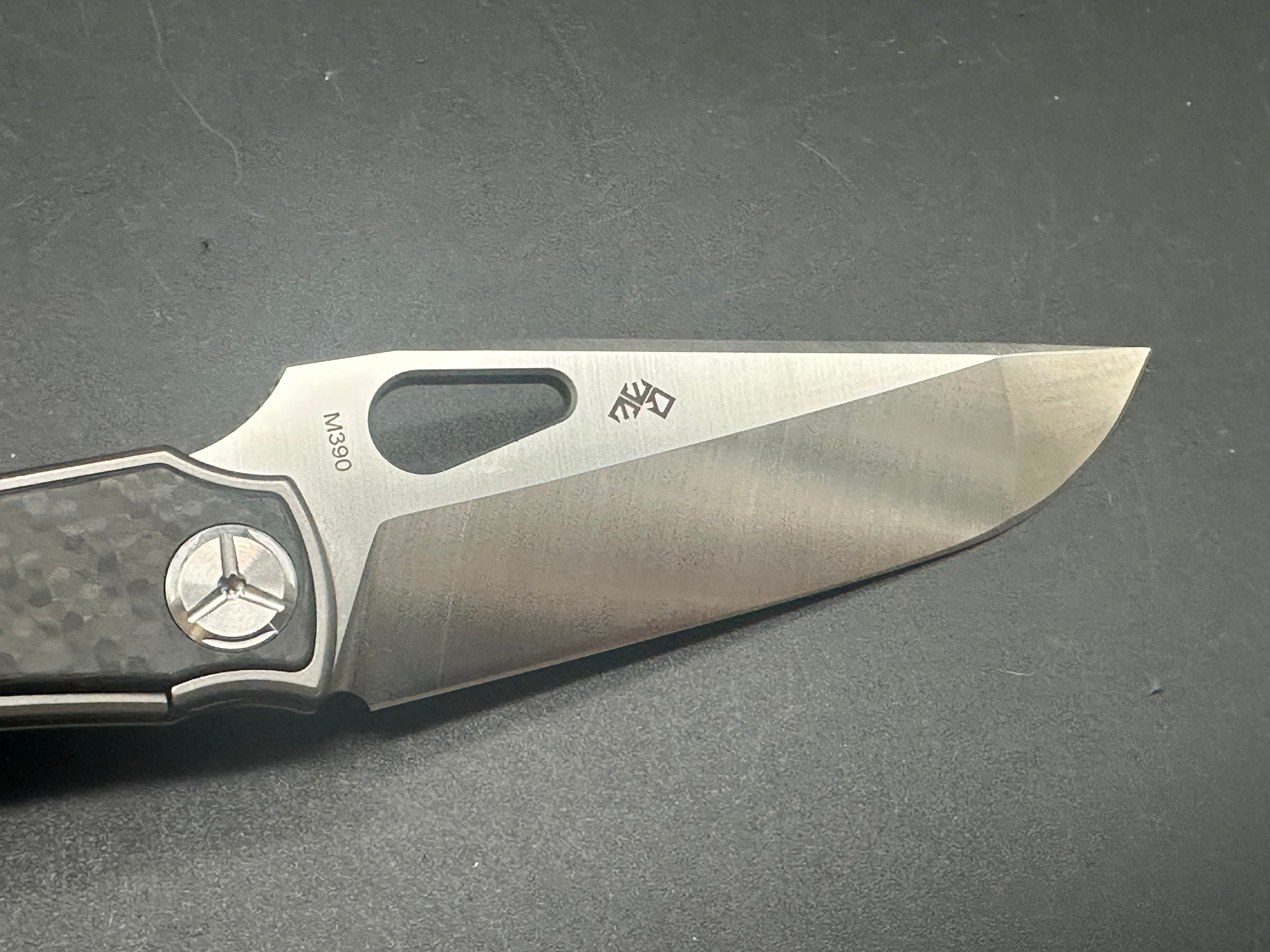 TWOSUN TS136 STINGRAY BLACK MARBLED CARBON FIBER w/ M390