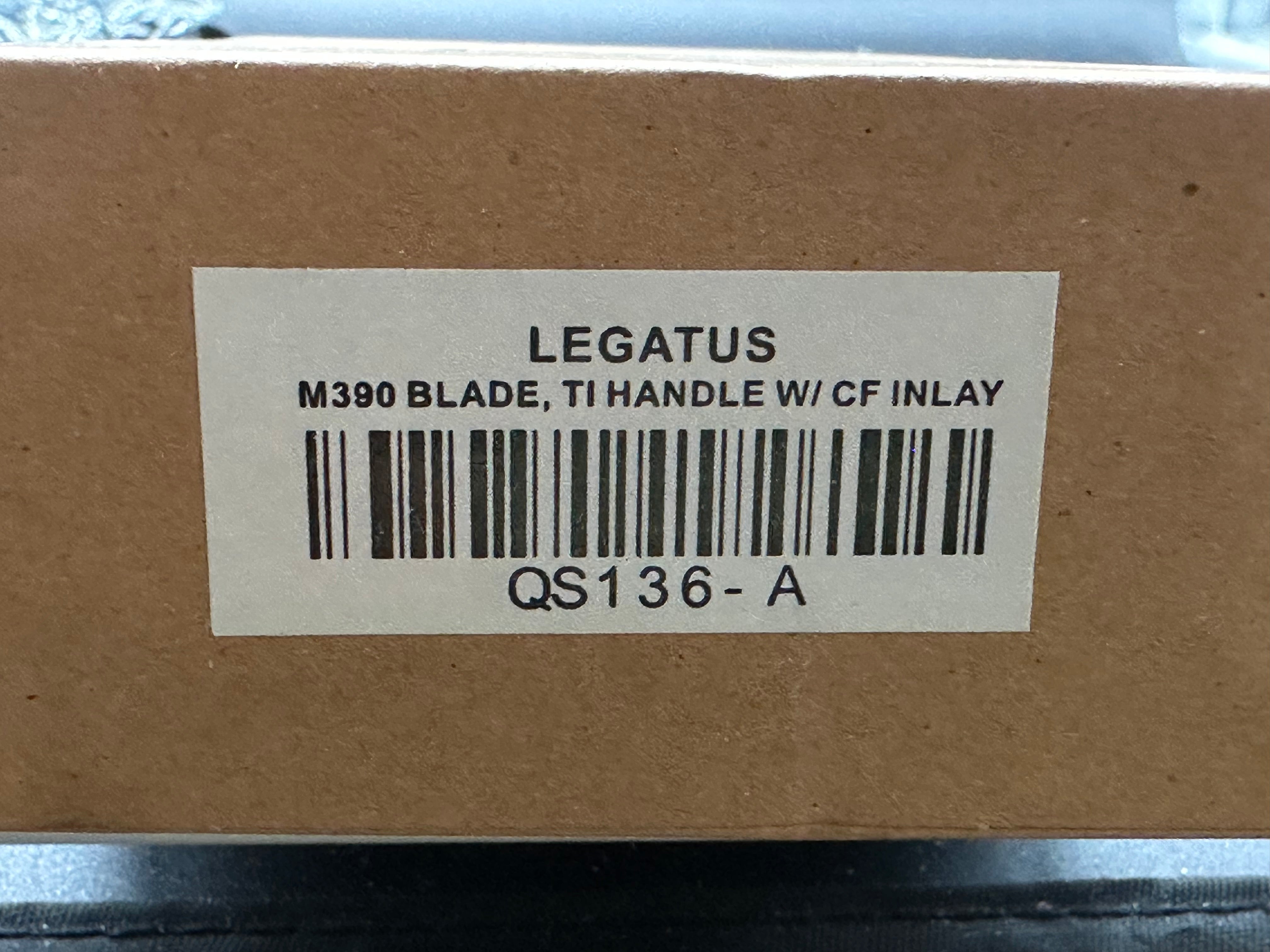 QSP Legatus Gudy Van Poppel design, Dutch Blade Works. 3.375 satin finished, Bohler M390 blade. Blasted titanium frame with carbon fiber insert