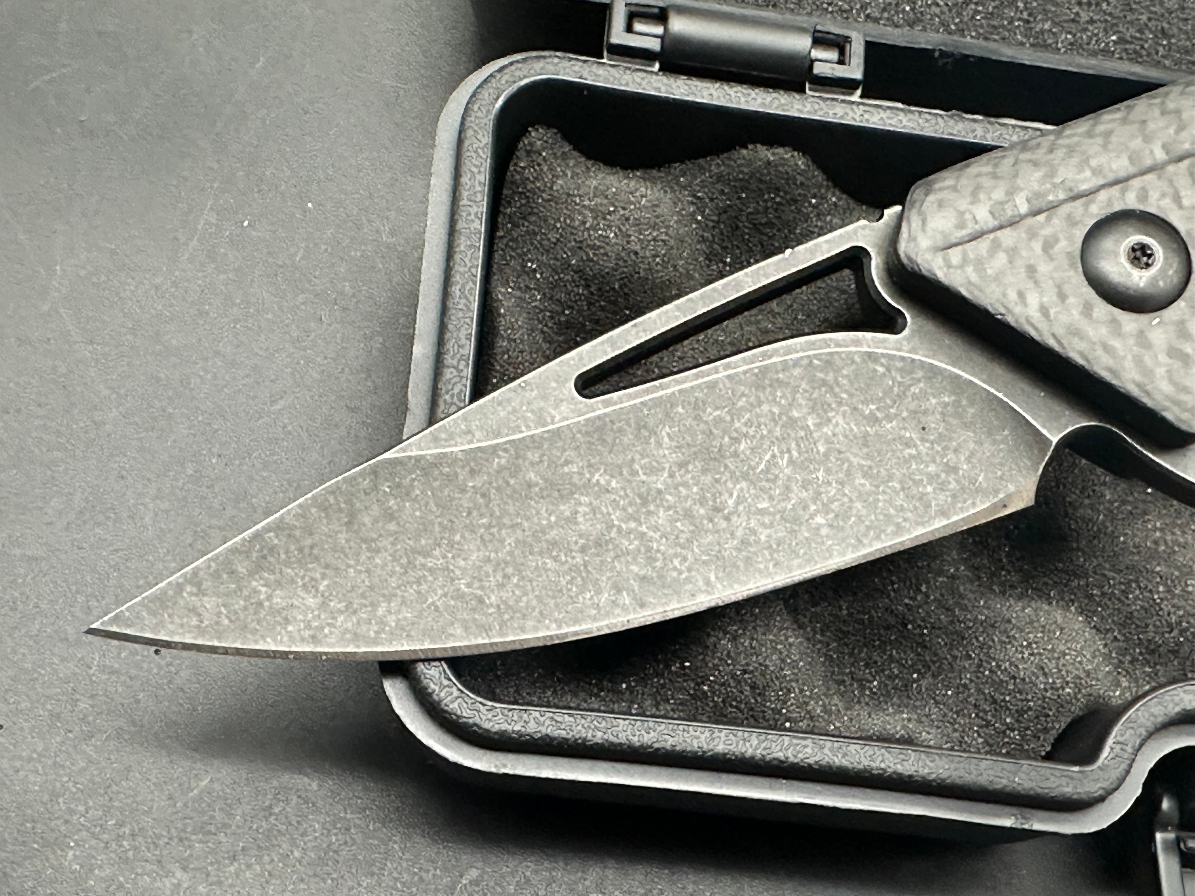 Brous Blades Division carbon fiber scales w/D2 blade