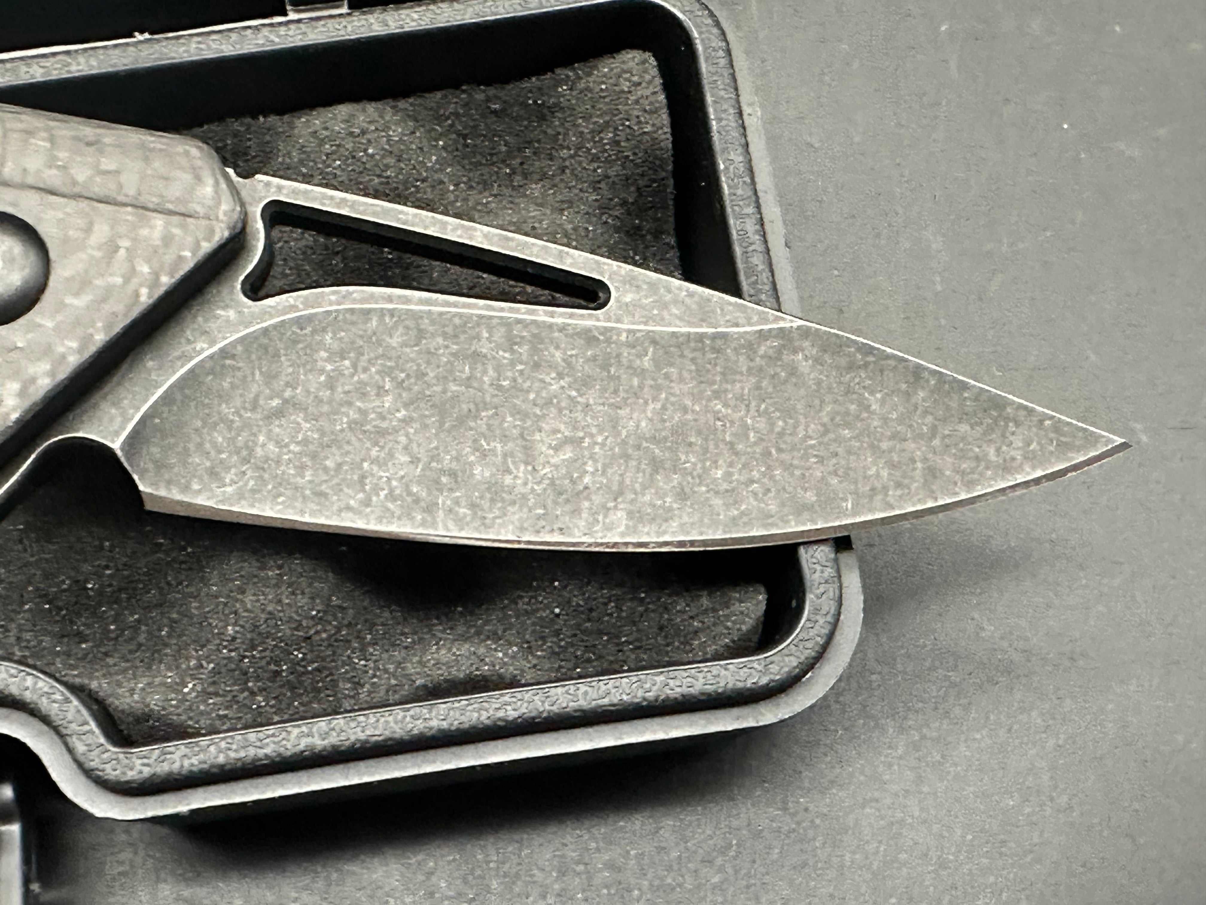 Brous Blades Division carbon fiber scales w/D2 blade