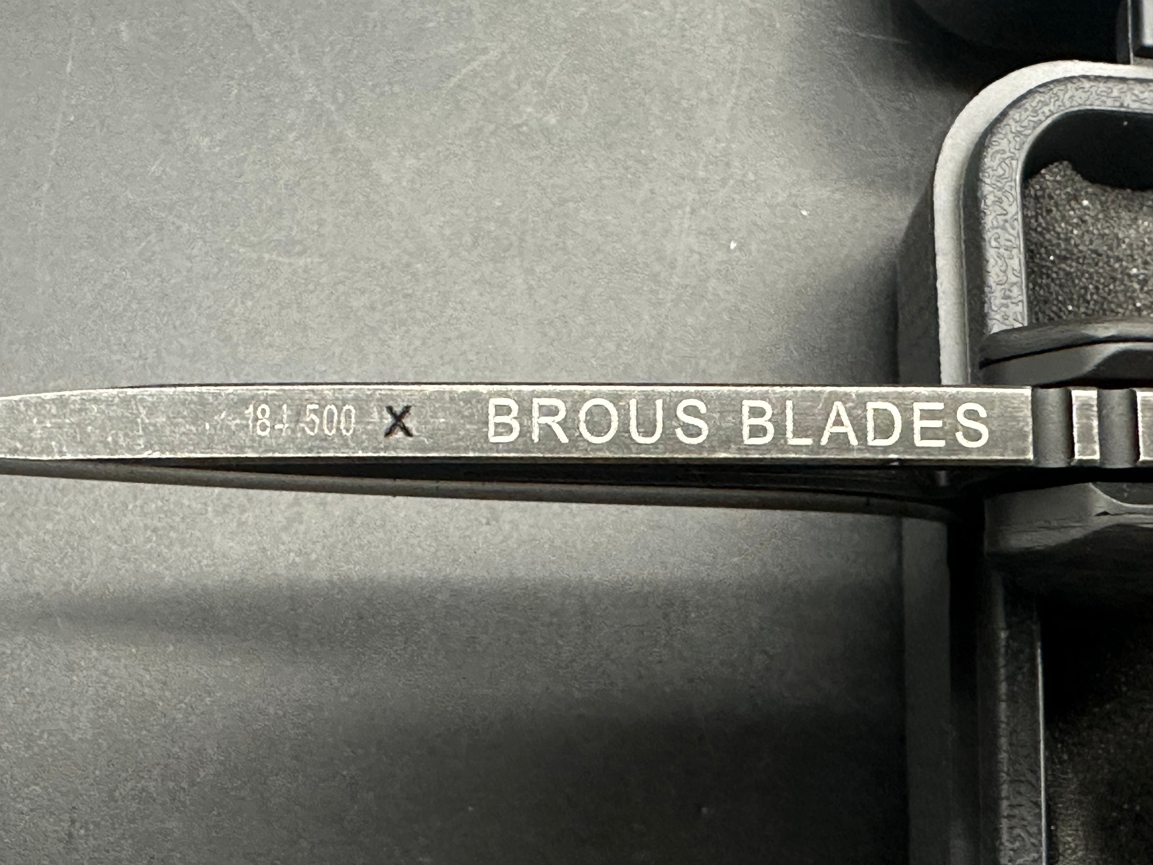 Brous Blades Division carbon fiber scales w/D2 blade