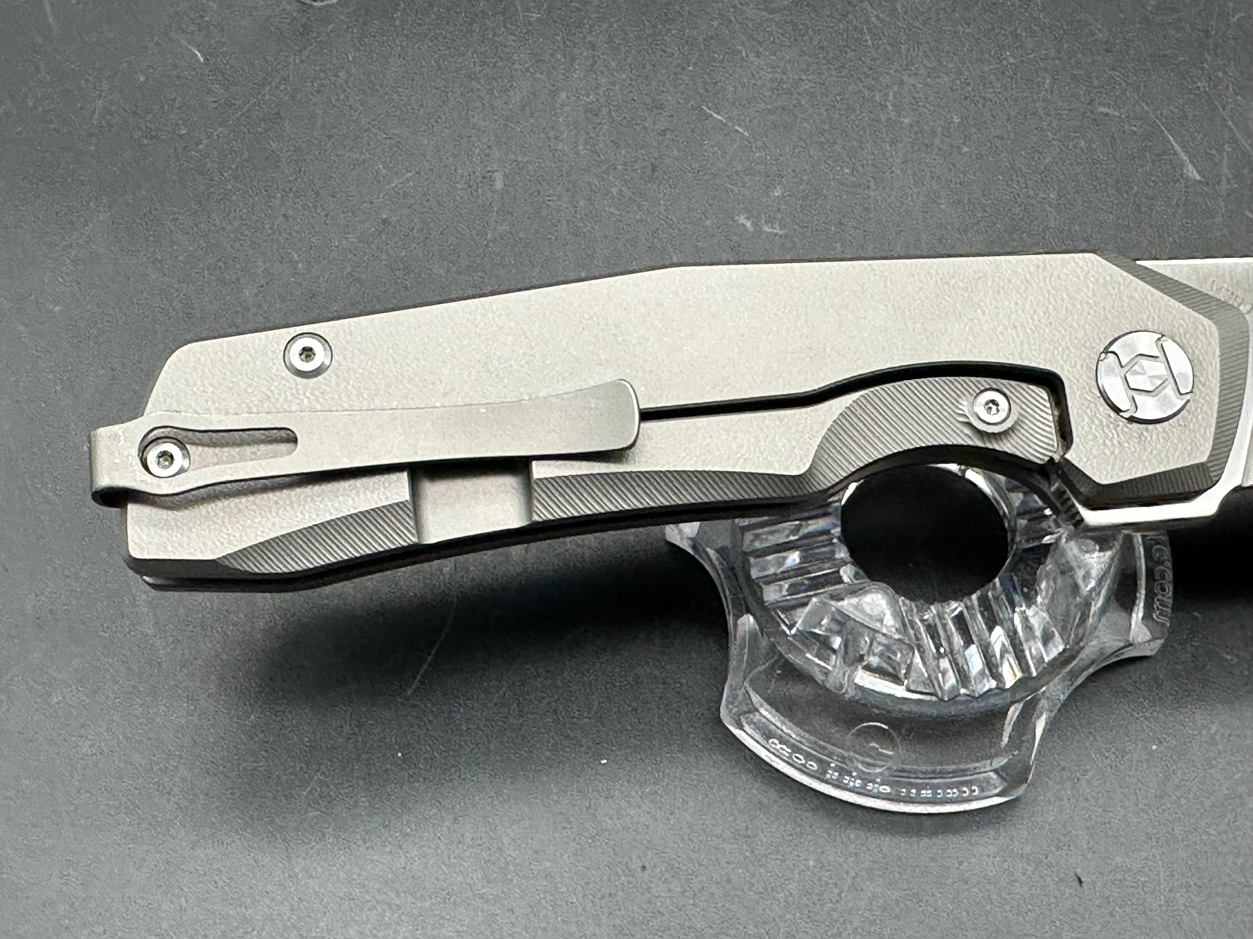 Kunwu Large Tao 3.5 inch satin finished, Bohler M390 blade. Textured titanium frame