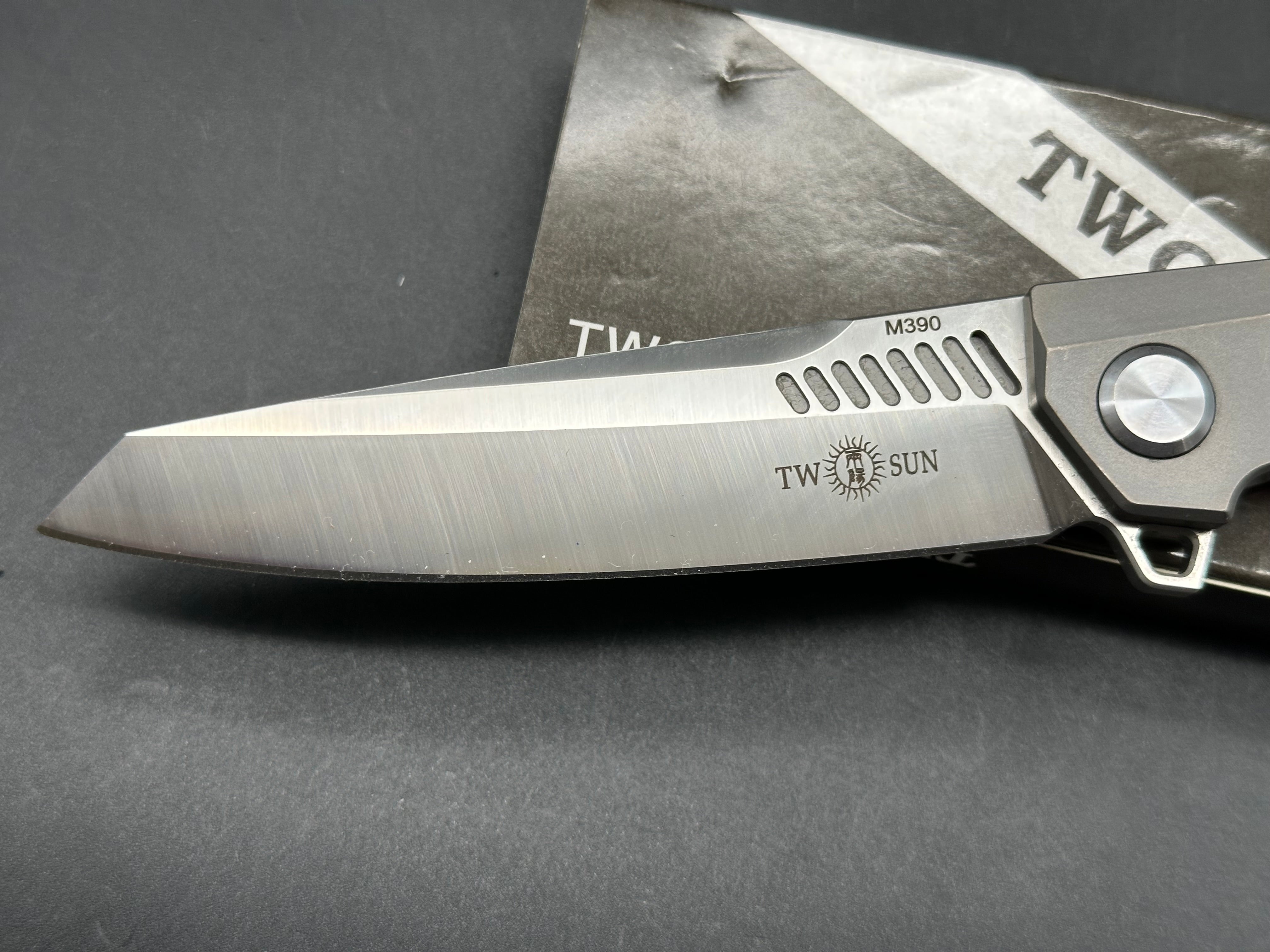 TwoSun TS88 titanium handles w/M390 blade