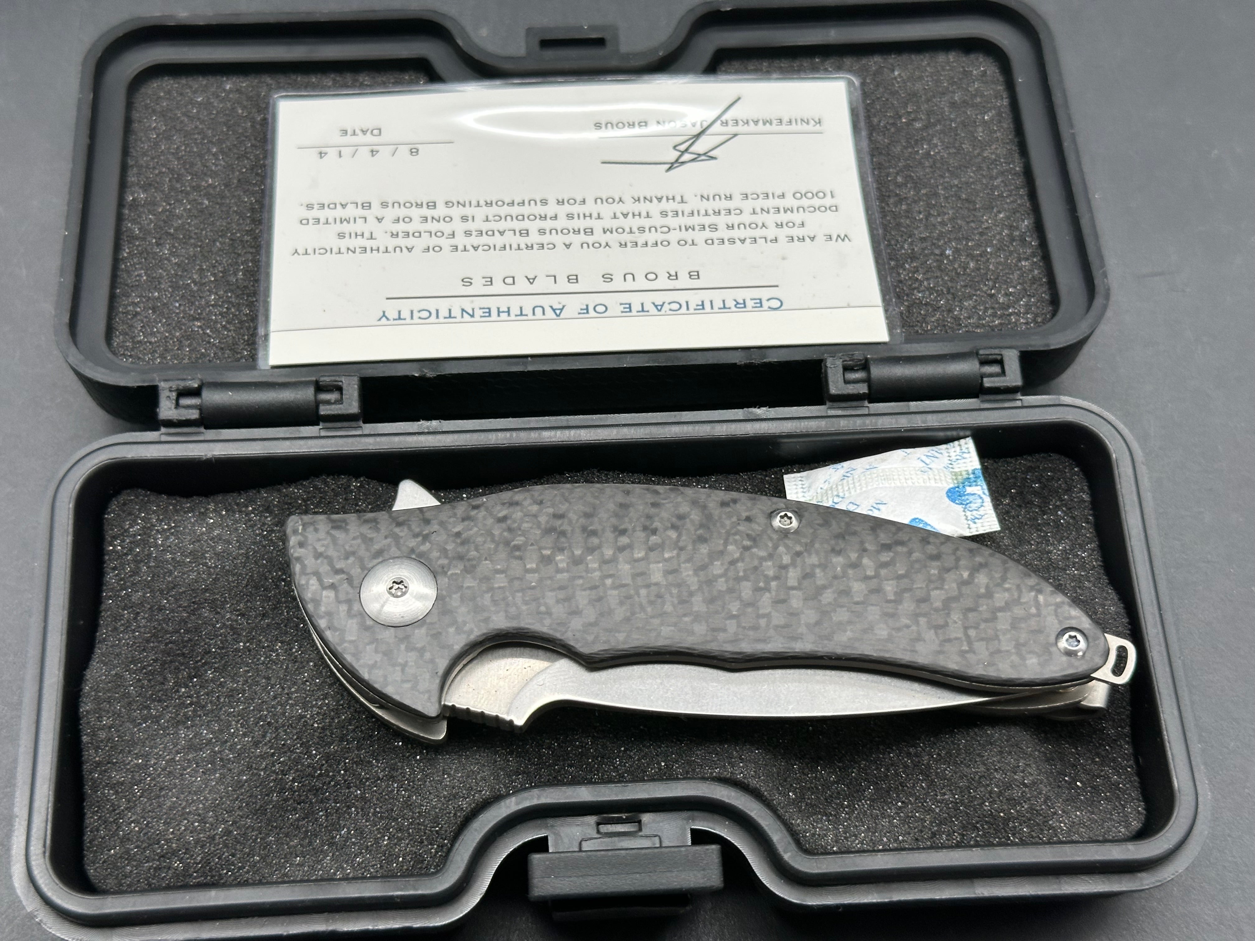 Brous Blades Caliber CF scales w/D2 blade
