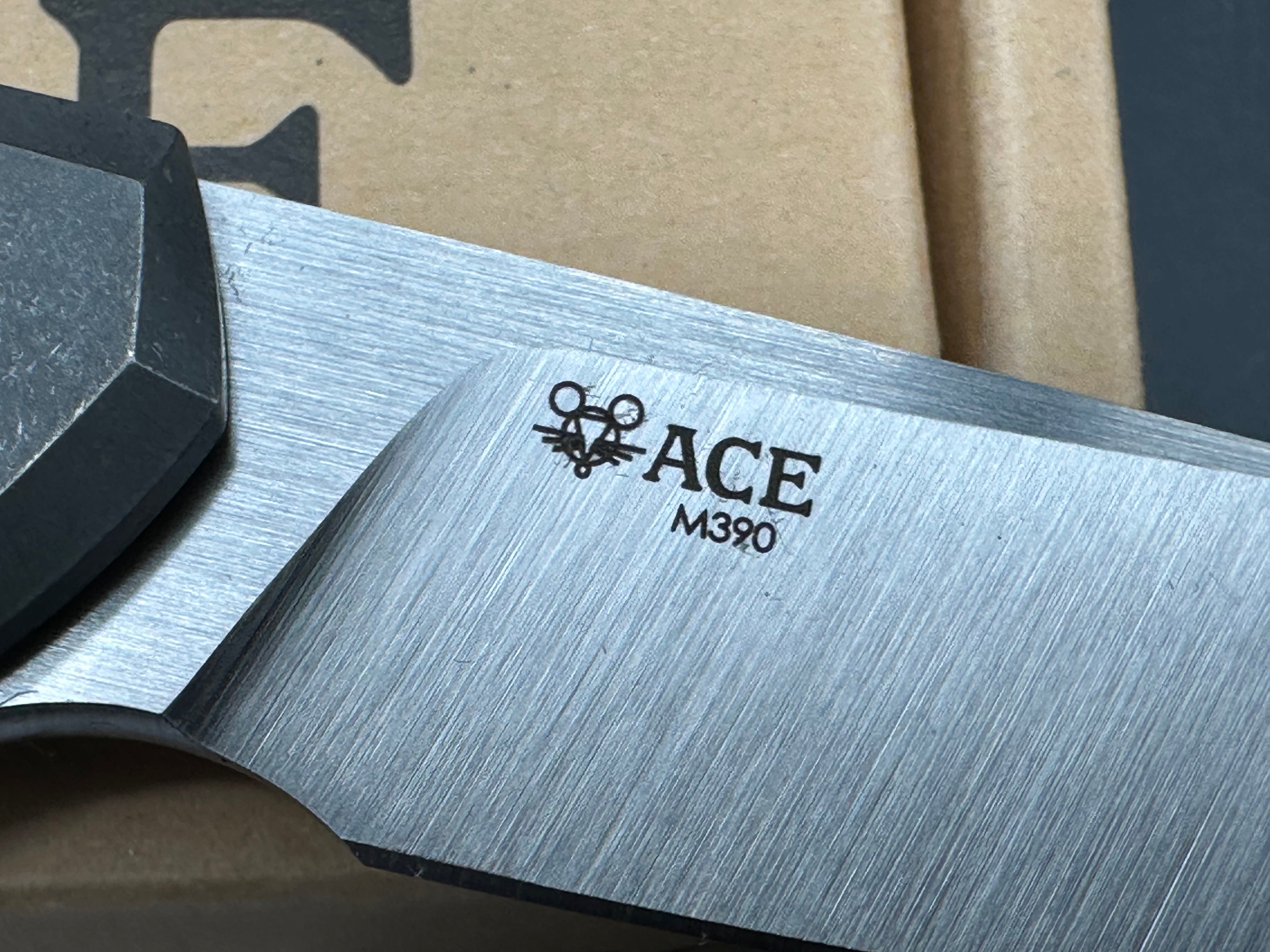 Giant Mouse Sonoma 3.5 inch satin, drop point M390 blade. Titanium stonewashed handles