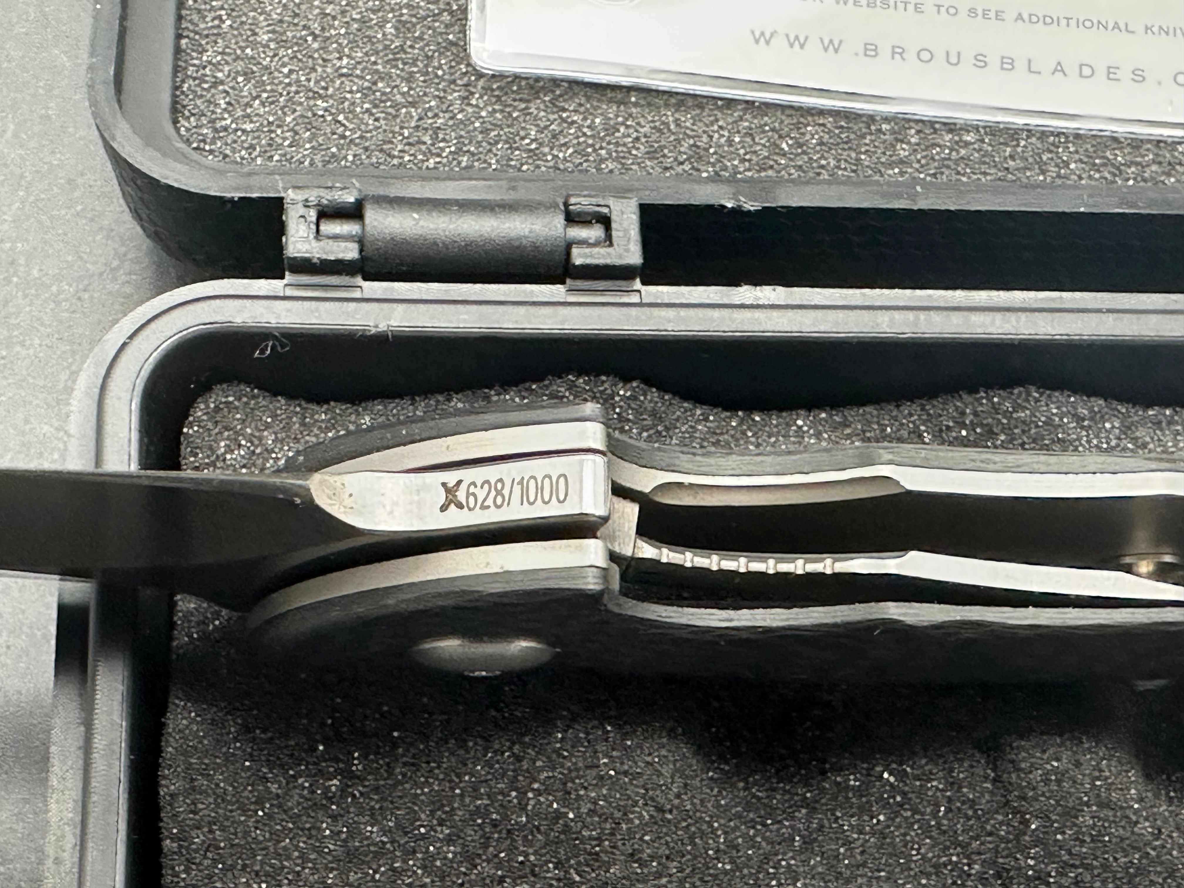 Brous Blades Caliber CF scales w/D2 blade