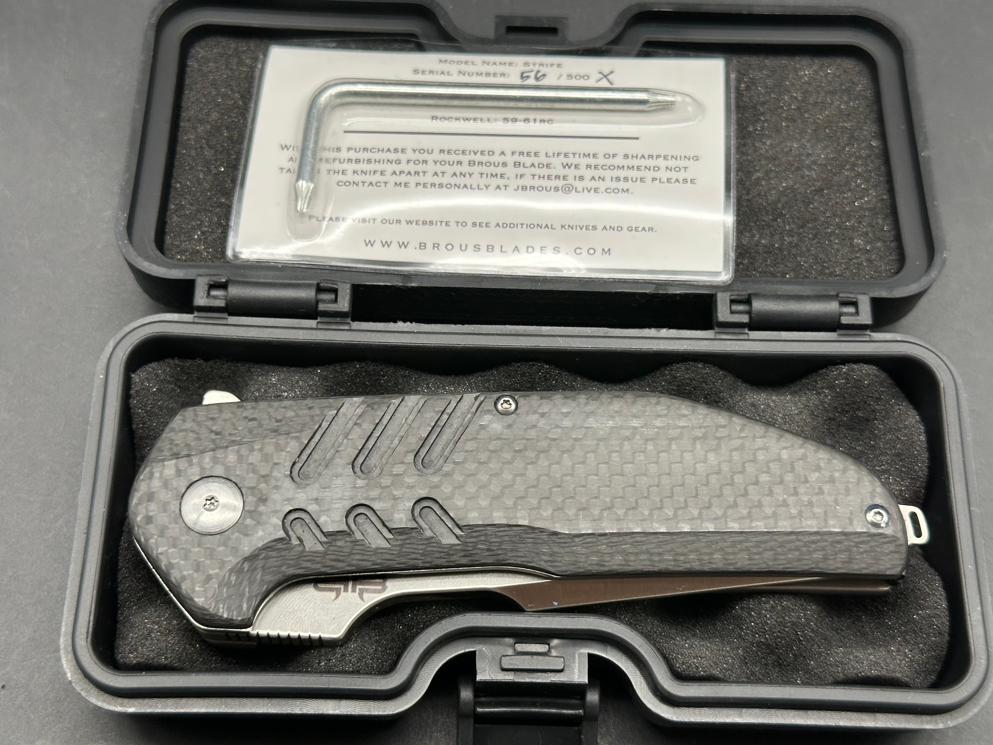 Brous Blades Strife CF scales w/D2 blade