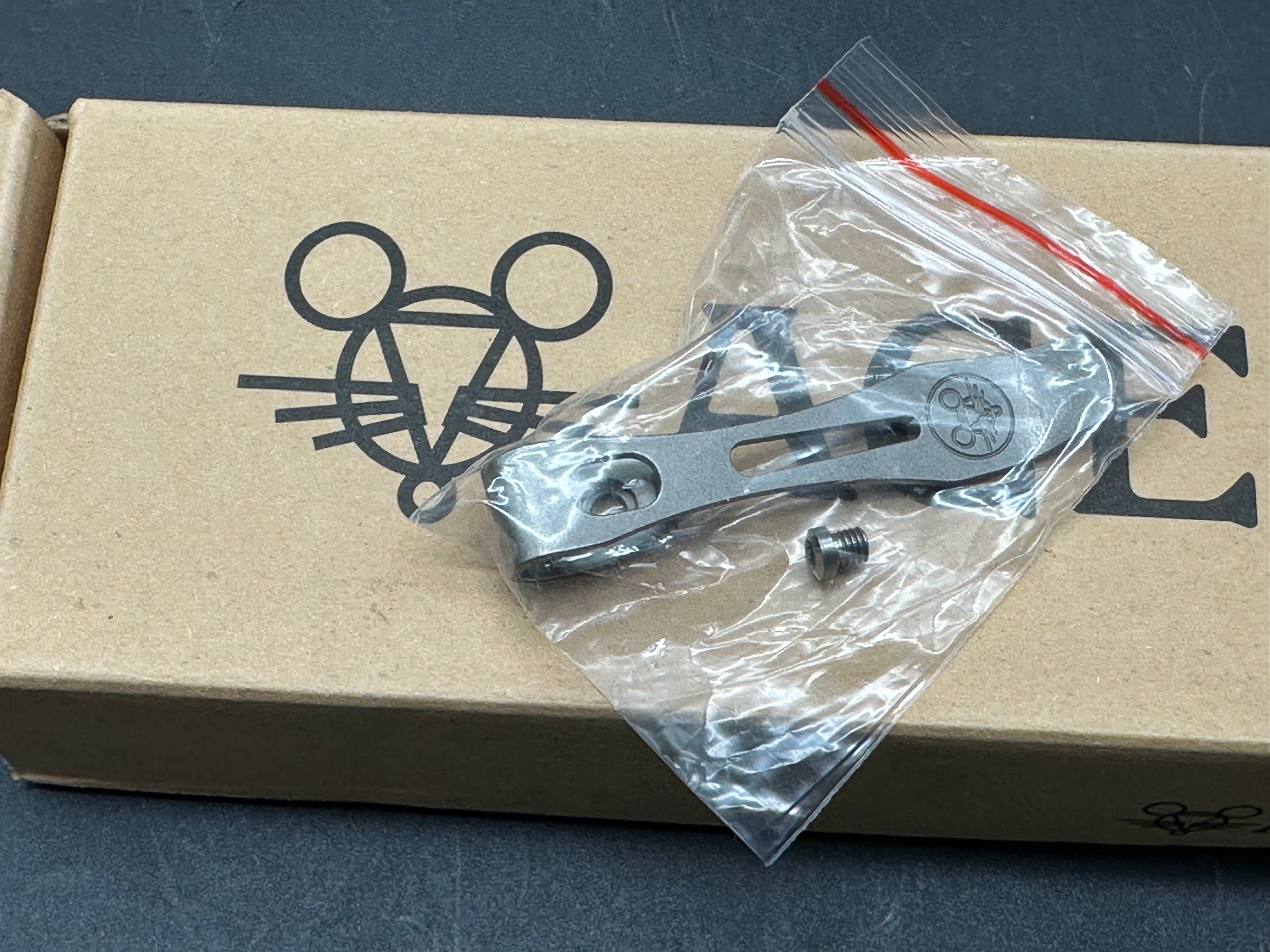Giant Mouse Sonoma 3.5 inch satin, drop point M390 blade. Titanium stonewashed handles
