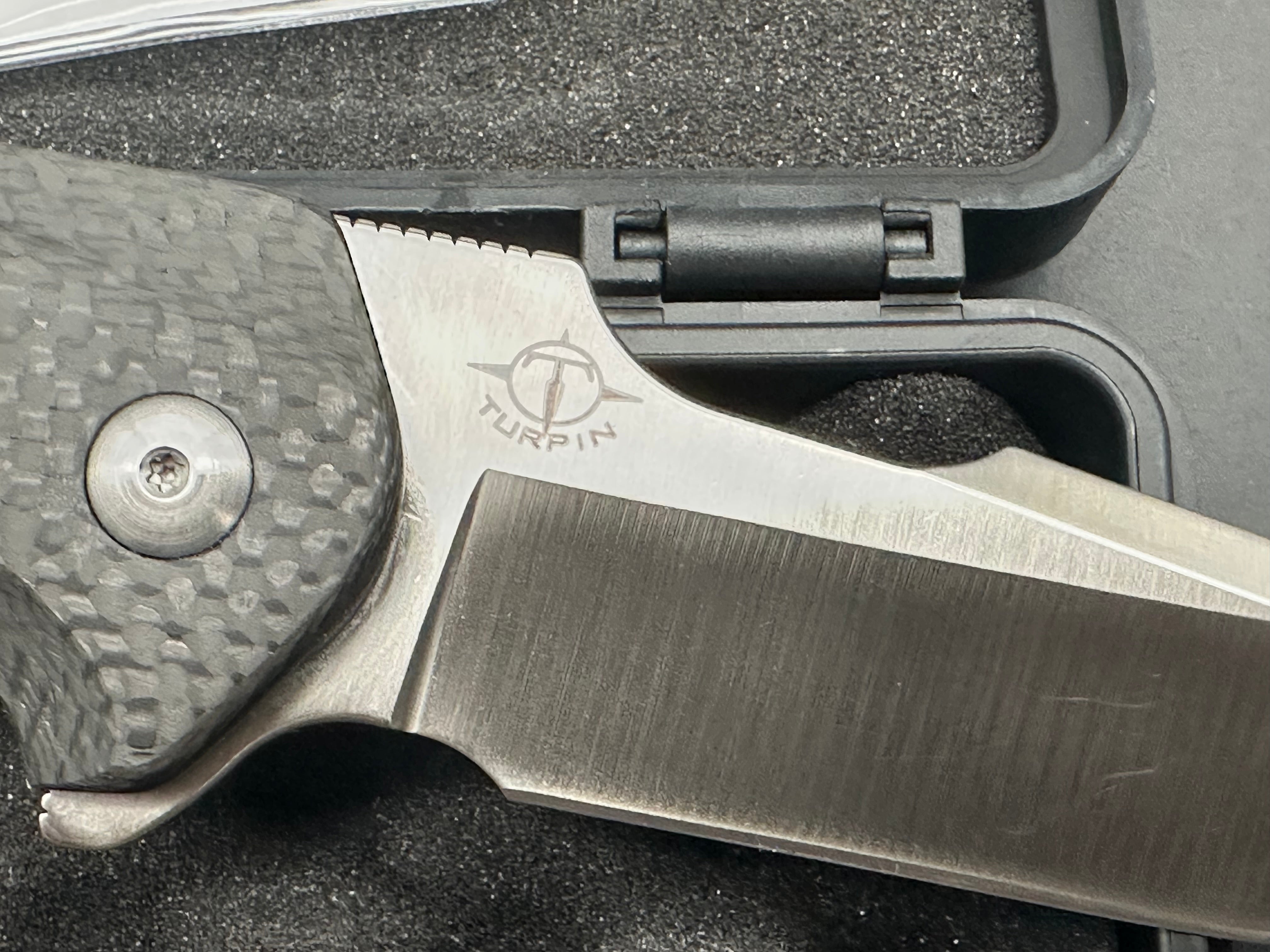 Brous Blades Strife CF scales w/D2 blade