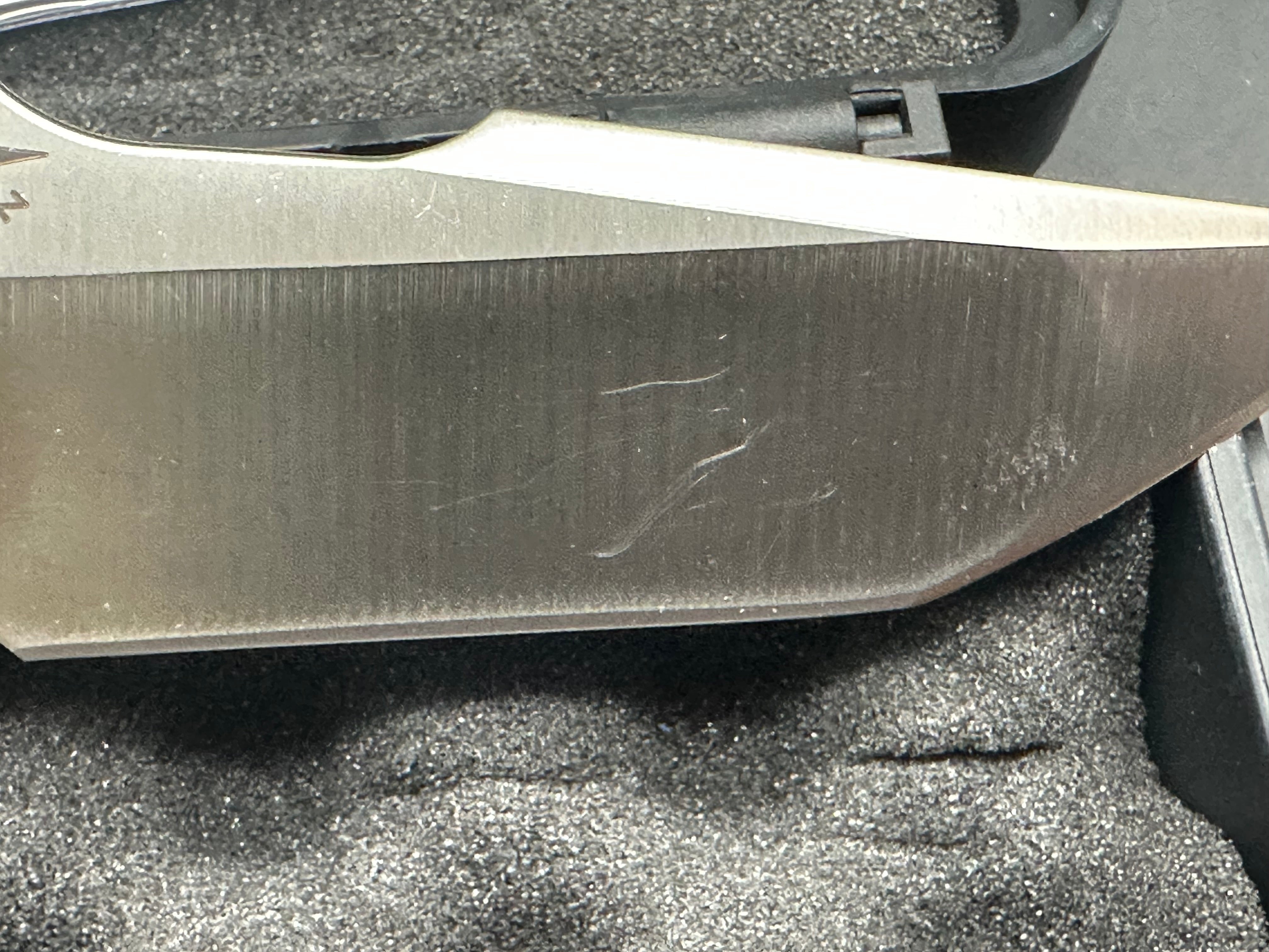 Brous Blades Strife CF scales w/D2 blade